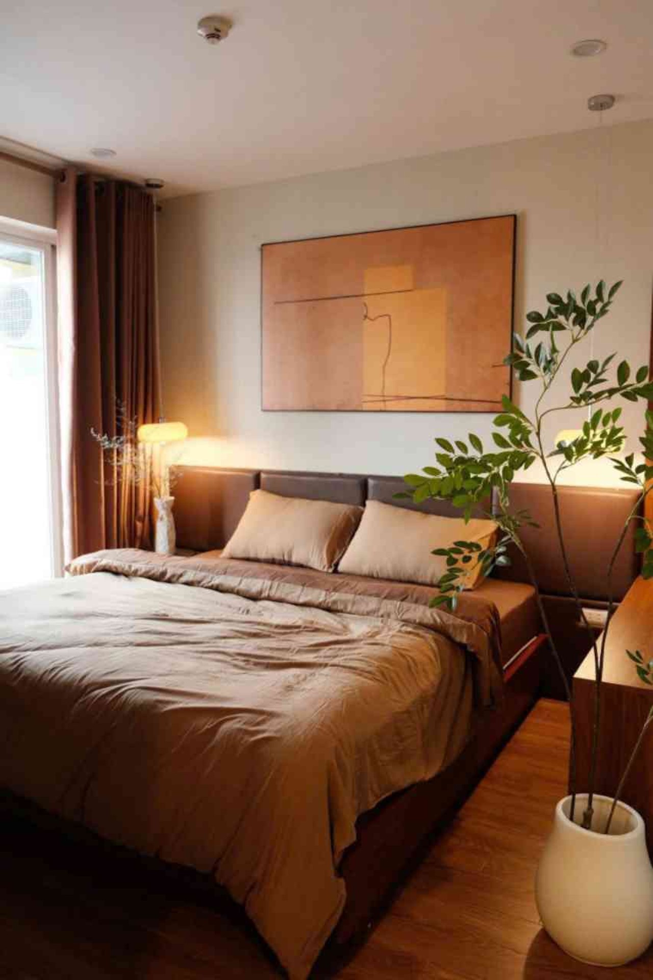 Bán Căn hộ chung cư Nguyễn Văn Cừ 120m 3 Ngủ Full Nội thất nhỉnh 11 tỷ(TL)