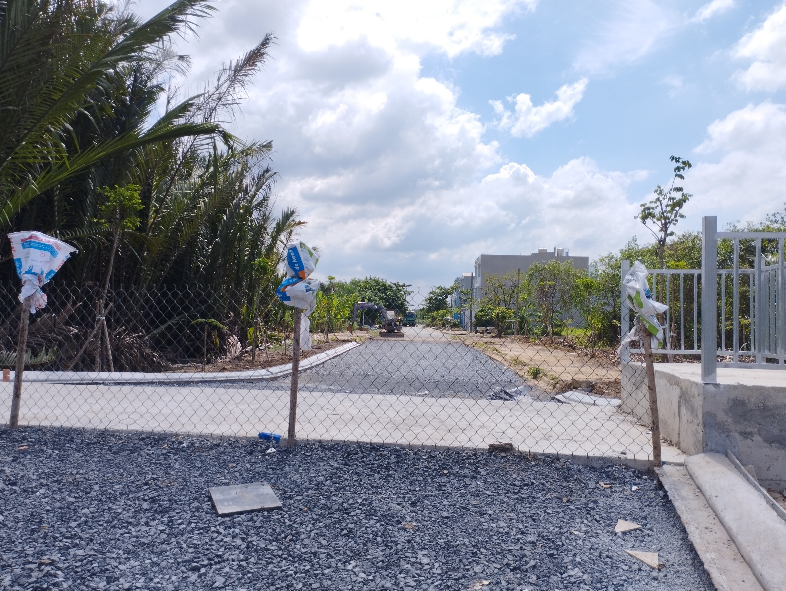 Chủ ngộp bán nền đất 200m2, giá 40tr/m2 KDC Đông Dương, đường Bưng Ông Thoàn, quận 9 2