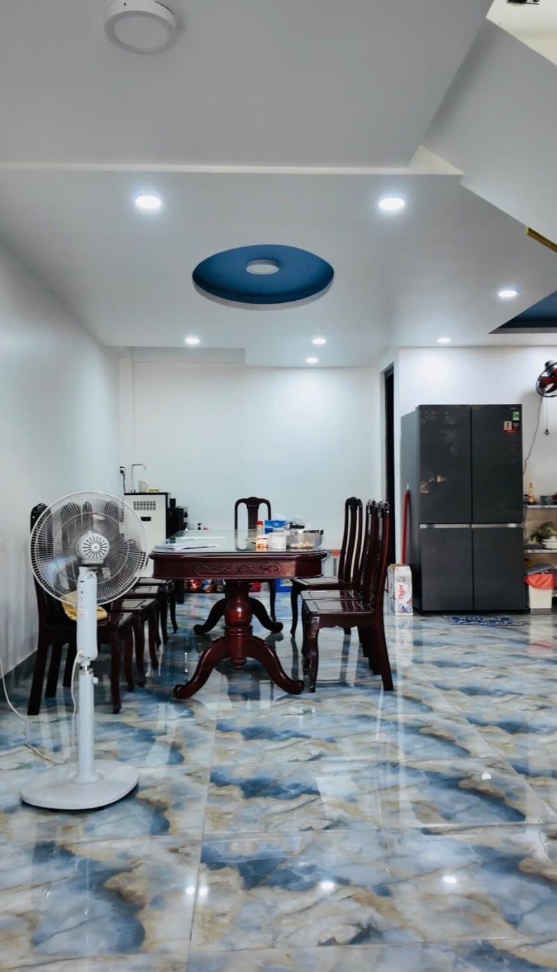 Bán nhà 4 tầng Đường Số 7, Linh Trung, Thủ Đức, TP HCM. DT 94m2. Giá 10.25 tỷ. 3