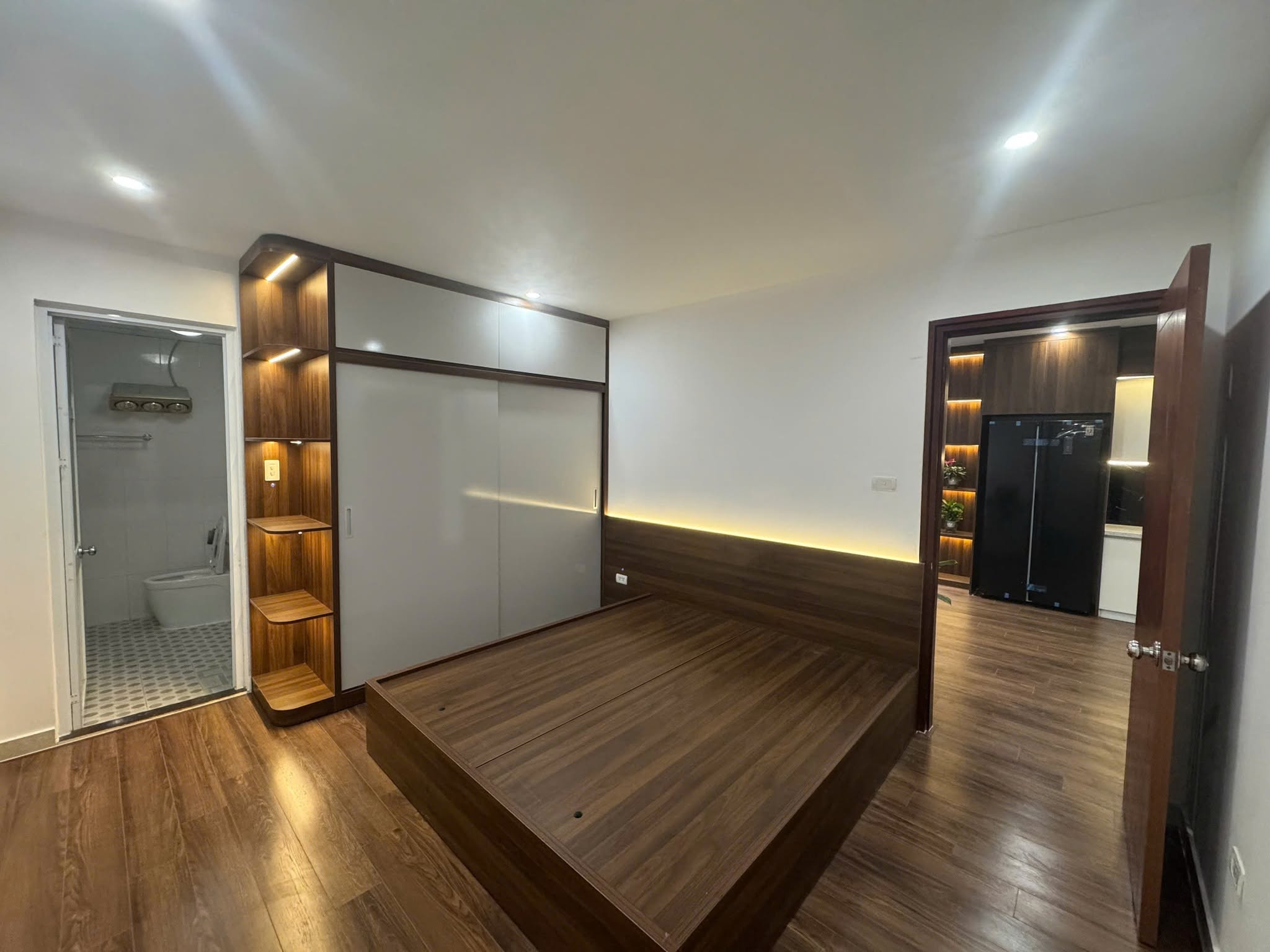 Bán Chung Cư Ct2a Thạch Bàn, Long Biên 70m2, Sổ Đỏ Lâu Dài, Giá: 4,65 Tỷ 2