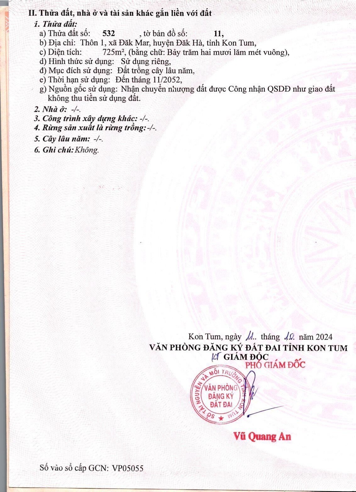 Vị trí đất nằm ngay khu dân cư đông đúc, giao thông thuận tiện, rất thích hợp cho anh chị mua để 2