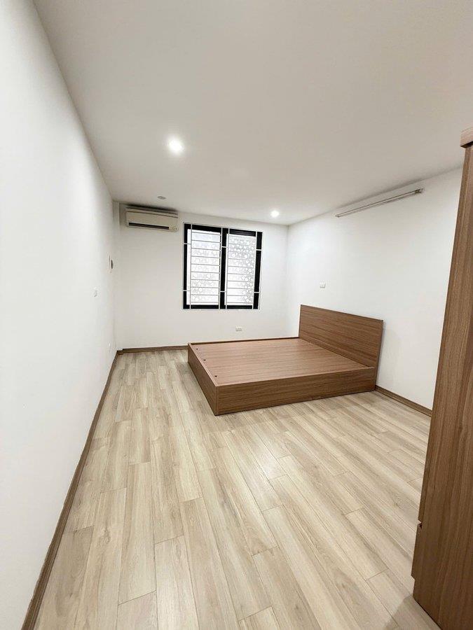 HIẾM !!! NHÀ MỚI ĐẸP Ở NGAY-THANG MÁY NHẬP KHẨU -NGÕ THÔNG THOÁNG BA GÁC TRÁNH-BA BƯỚC CHÂN 4
