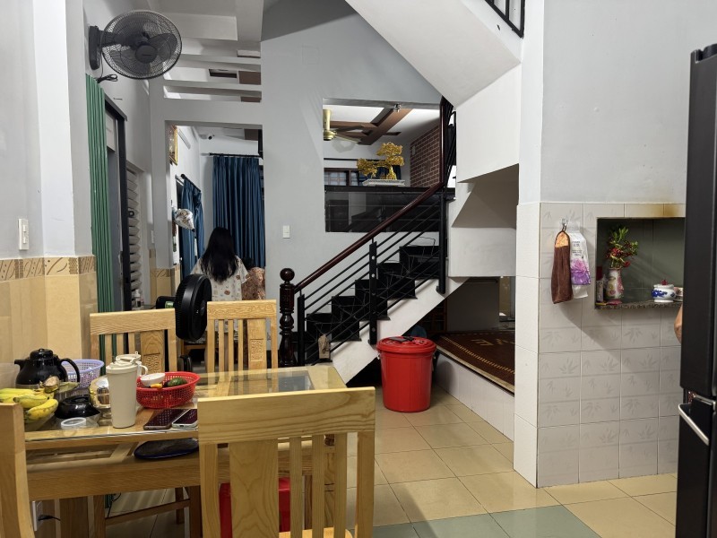 Bán nhà 3 tầng đường số 4, Phường Trường Thọ, Thủ Đức, DT 65m2, 6PN, SHR. Giá 6,75  tỷ. 2