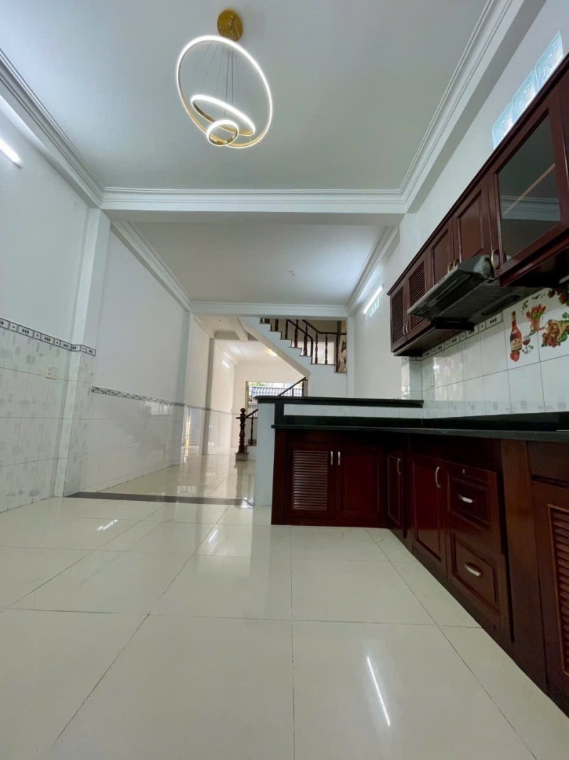 Bán nhà đường Hiệp Bình, Hiêhp Bình Chánh. Thủ Đức. DT 72m2, 3 tầng, SHR. Giá 8.2 tỷ, 3