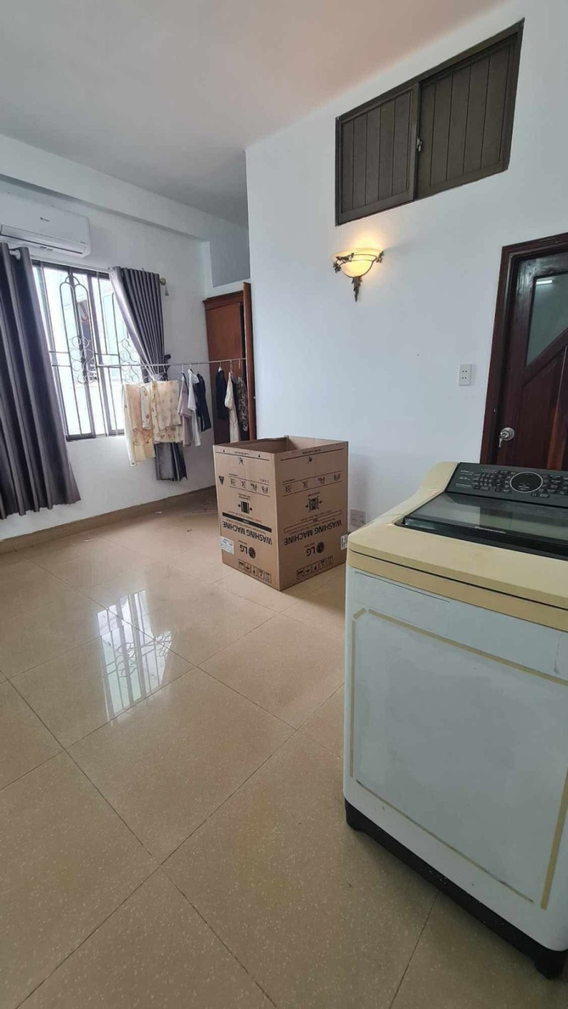 Bán nhà mặt phố đường số 10, Linh Trung, Thủ Đức, TP HCM. DT 90m2, 4 tầng, SHR. Giá 11,45 tỷ. 4