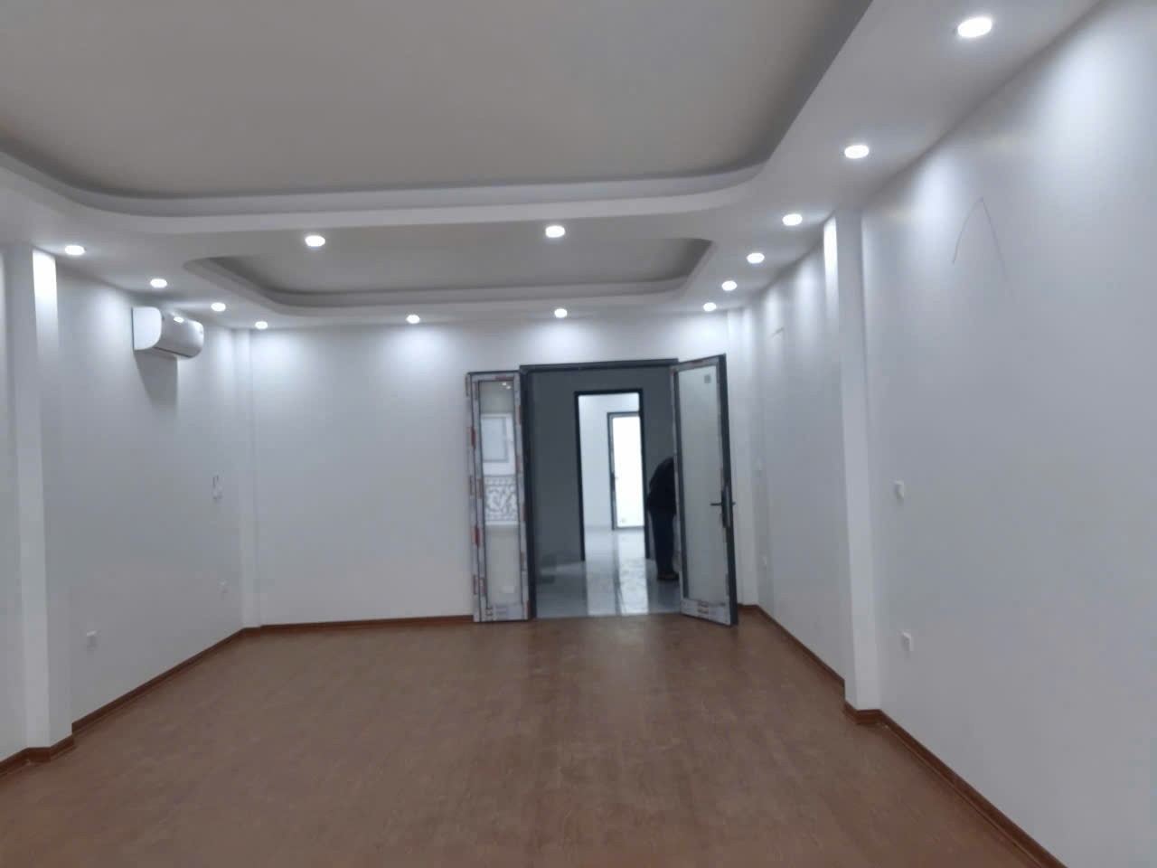 Cần bán Nhà mặt tiền đường Nguyễn Khoái, Phường Thanh Trì, Diện tích 112m², Giá 20.5 Tỷ