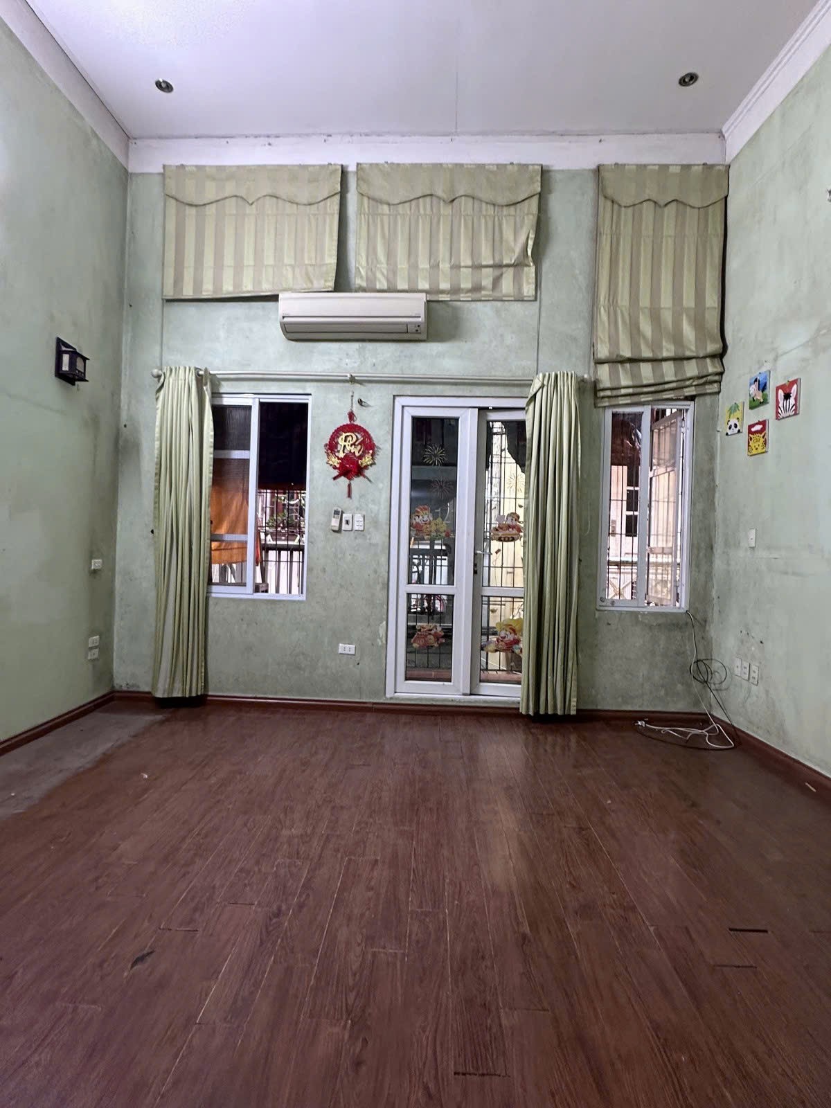 Cần bán Nhà mặt tiền đường Minh Khai, Phường Minh Khai, Diện tích 26m², Giá 5.6 Tỷ 2