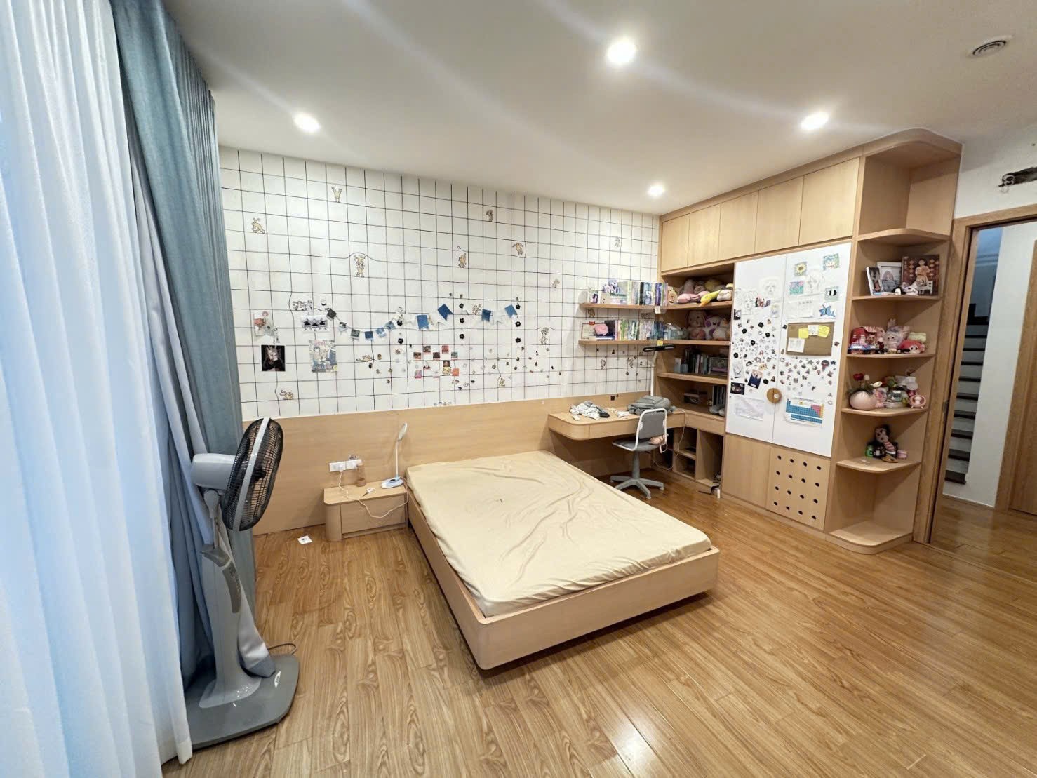 Cần bán Nhà mặt tiền đường Lĩnh Nam, Phường Mai Động, Diện tích 48m², Giá 23 Tỷ 3