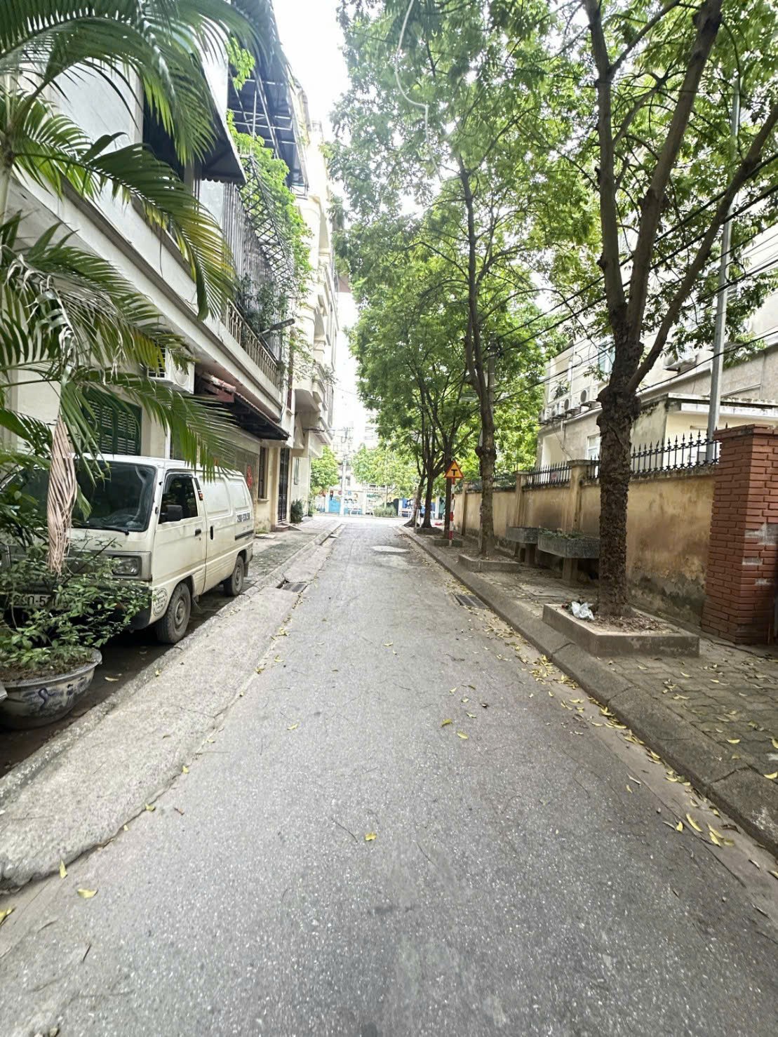 Cần bán Nhà mặt tiền đường Lĩnh Nam, Phường Mai Động, Diện tích 48m², Giá 23 Tỷ 5