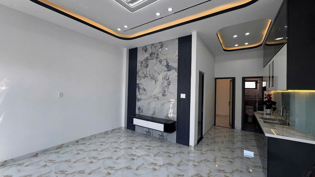 Bán nhà Diên Điền giá rẻ mới xây đường thông gần chợ thôn Trung 4