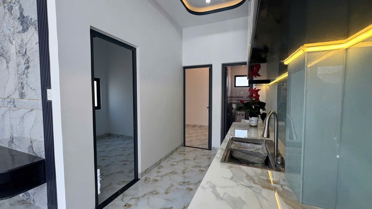 Bán nhà Diên Điền giá rẻ mới xây đường thông gần chợ thôn Trung 5