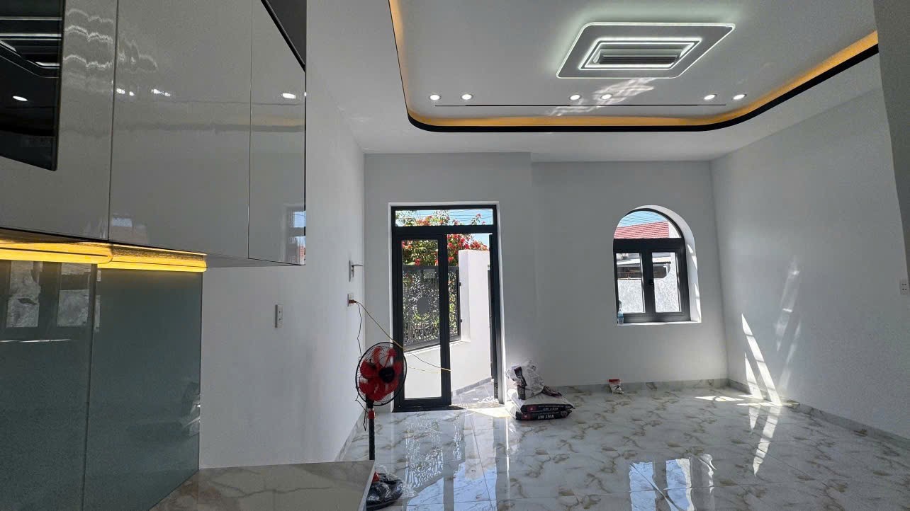 Bán nhà Diên Điền giá rẻ mới xây đường thông gần chợ thôn Trung 6