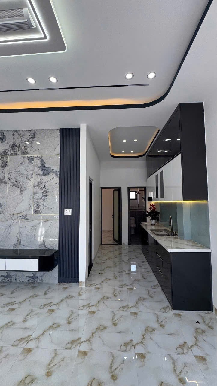 Bán nhà Diên Điền giá rẻ mới xây đường thông gần chợ thôn Trung 15