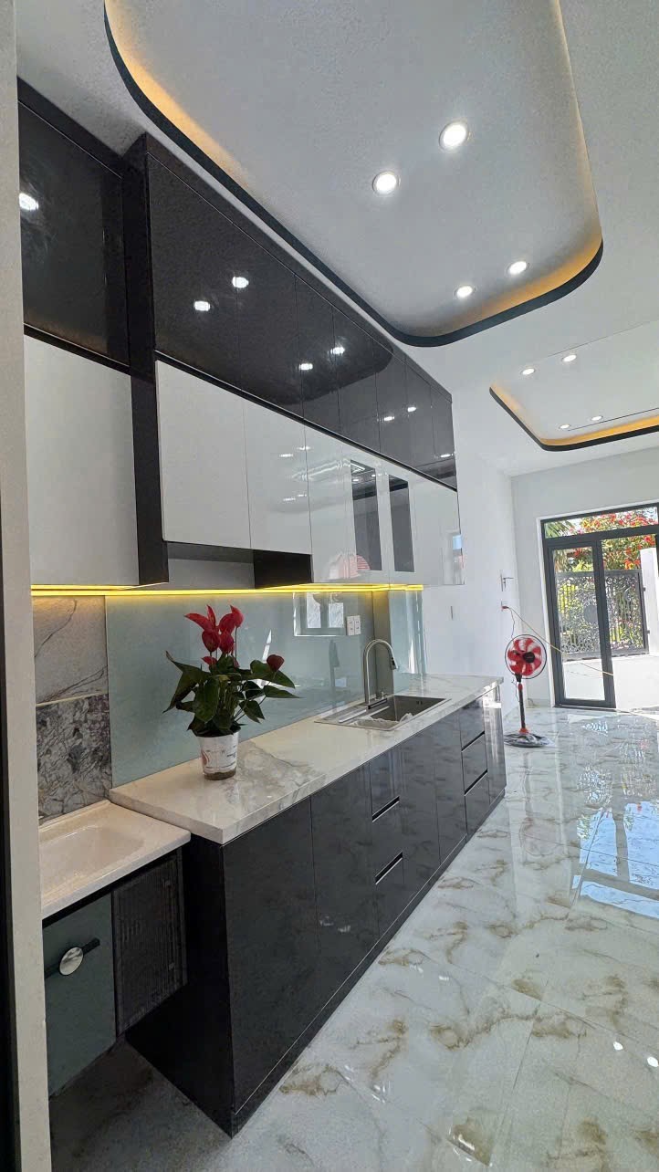 Bán nhà Diên Điền giá rẻ mới xây đường thông gần chợ thôn Trung 12