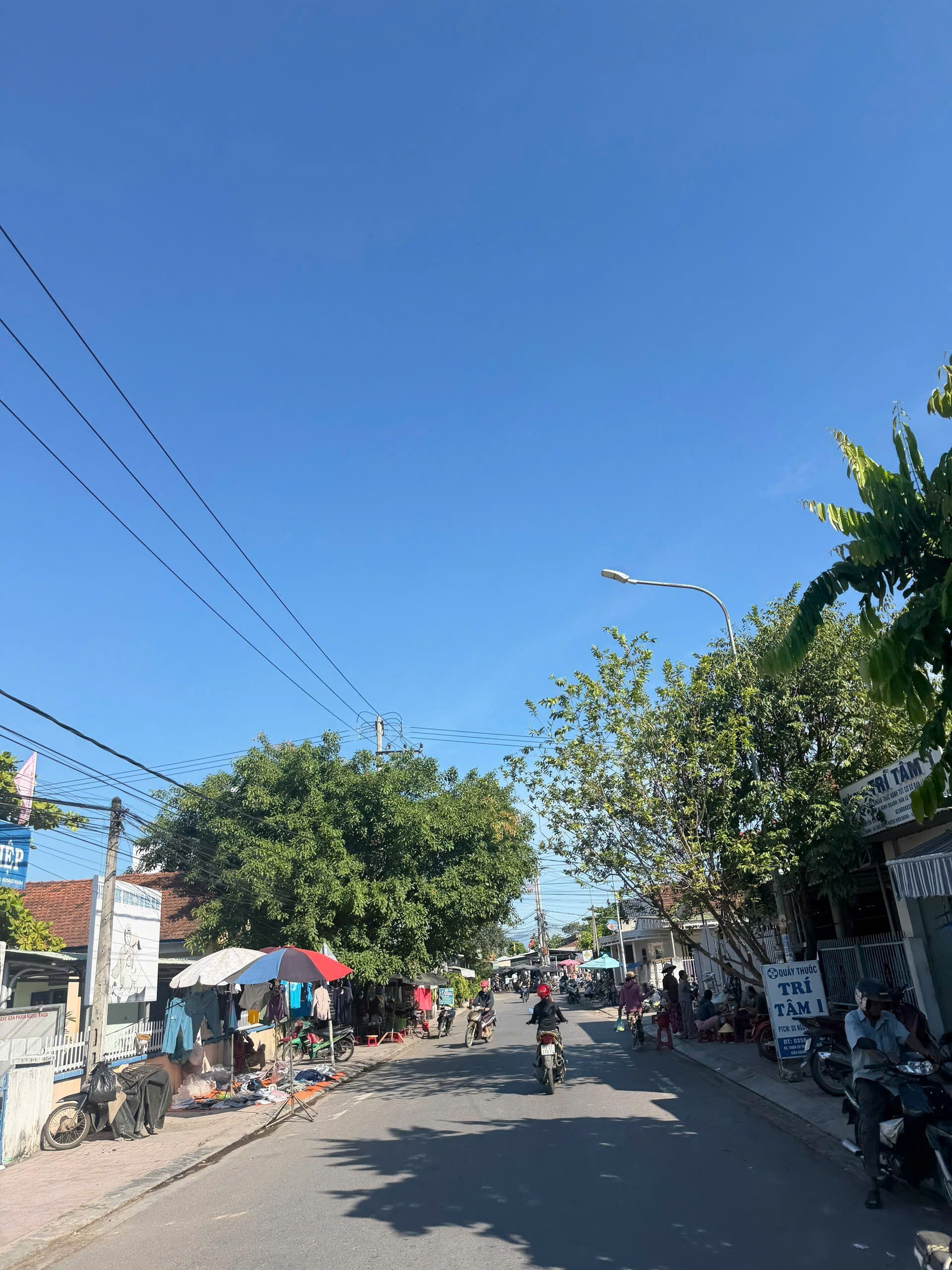 Bán nhà sân vườn mát mẻ tại thôn Cư Thạnh xã Suối Hiệp vị trí đẹp đối diện chợ đi vào 15