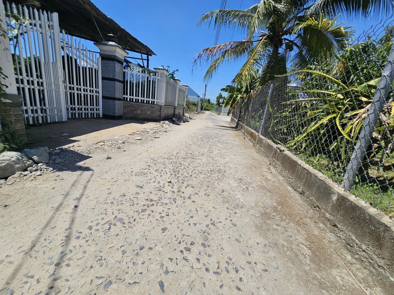 Bán đất Suối Tiên giá rẻ đường thông dân cư đông cách Hương Lộ 39 đúng 100m 3