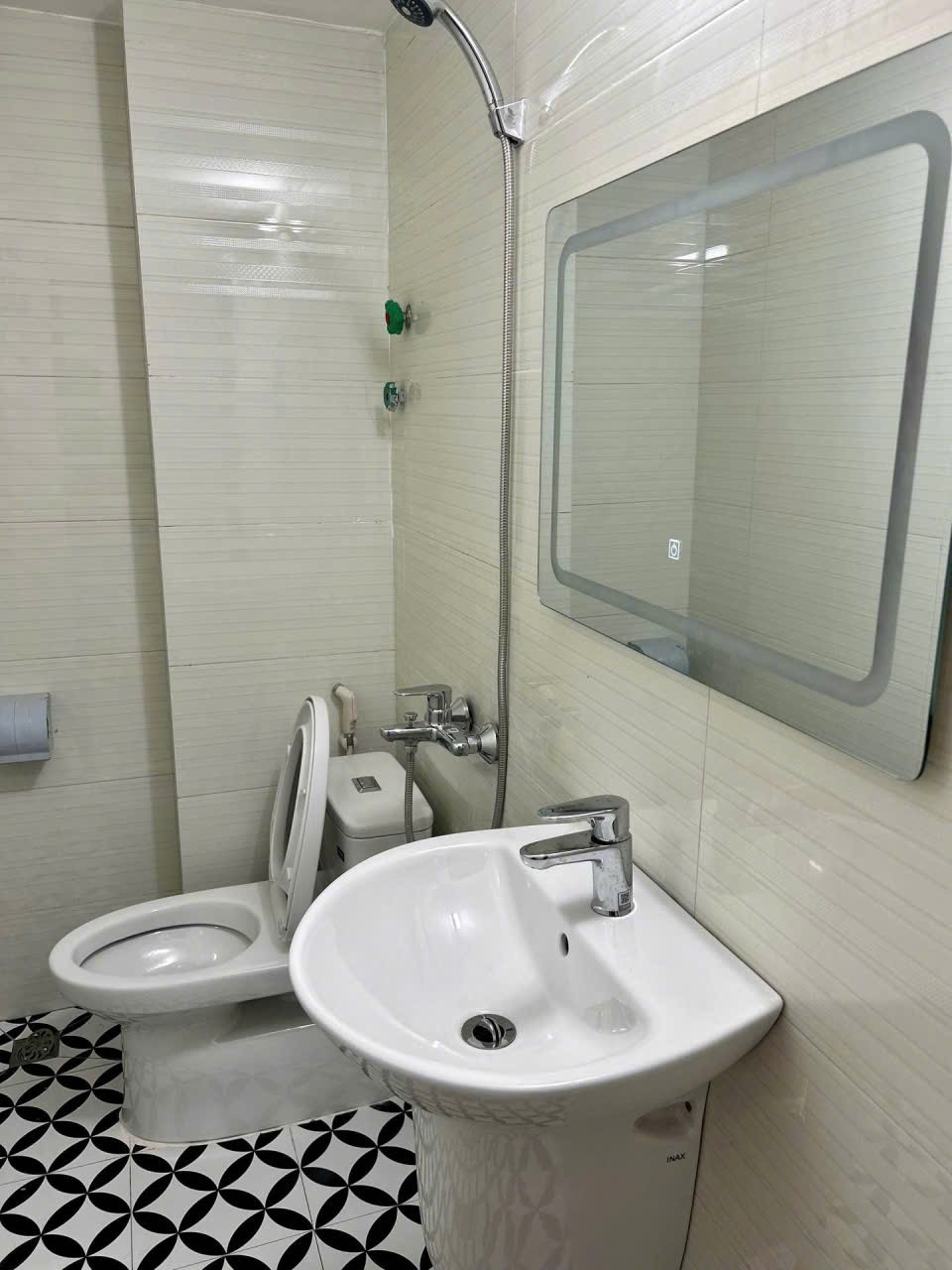 Anh Tú bán nhà ngõ 634 Kim Giang cạnh KĐT Linh Đàm, ô tô đỗ gần nhà 26m2 chỉ 5.x tỷ. LH 0989626116 2