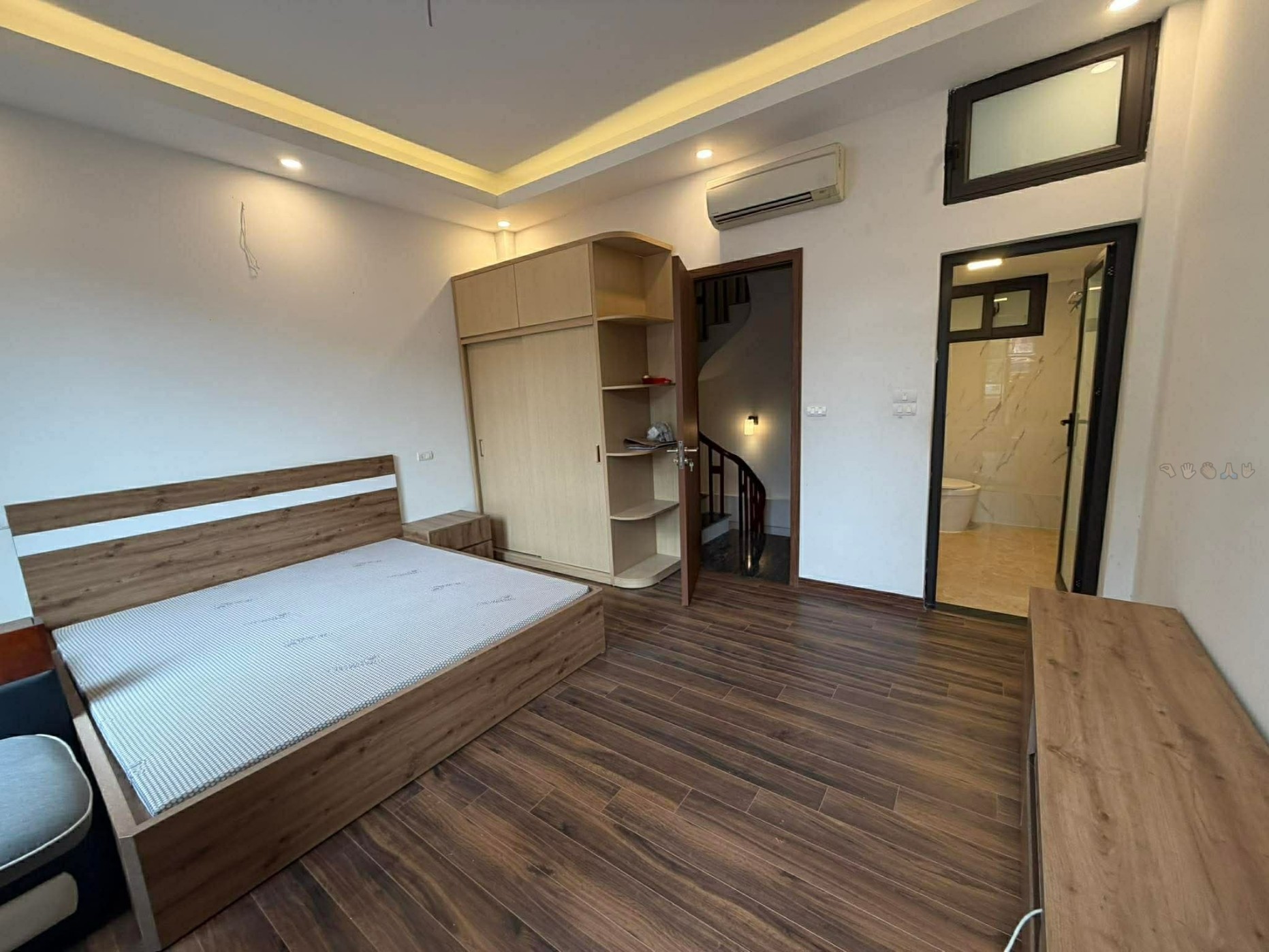 Rẻ Nhất Việt Hưng, Long Biên, Bán Nhà 5T, 33m2, chỉ 6,8 tỷ thoáng sáng, ngõ thuận tiện 2