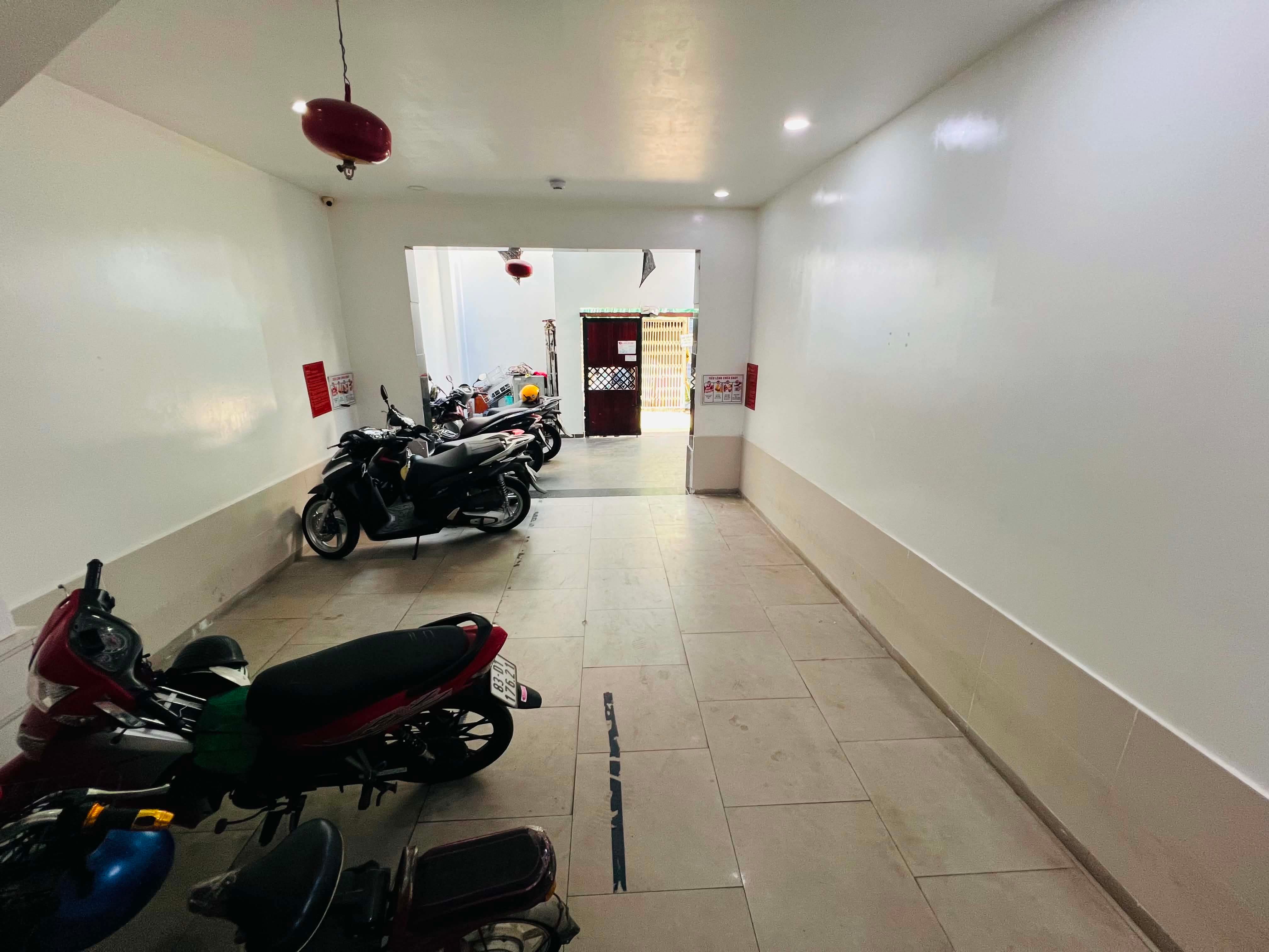 Căn hộ dịch vụ 138m2 Quận 3 • Ngang 10m • 13 phòng • Dòng tiền 90tr/tháng • 21 Tỷ 2