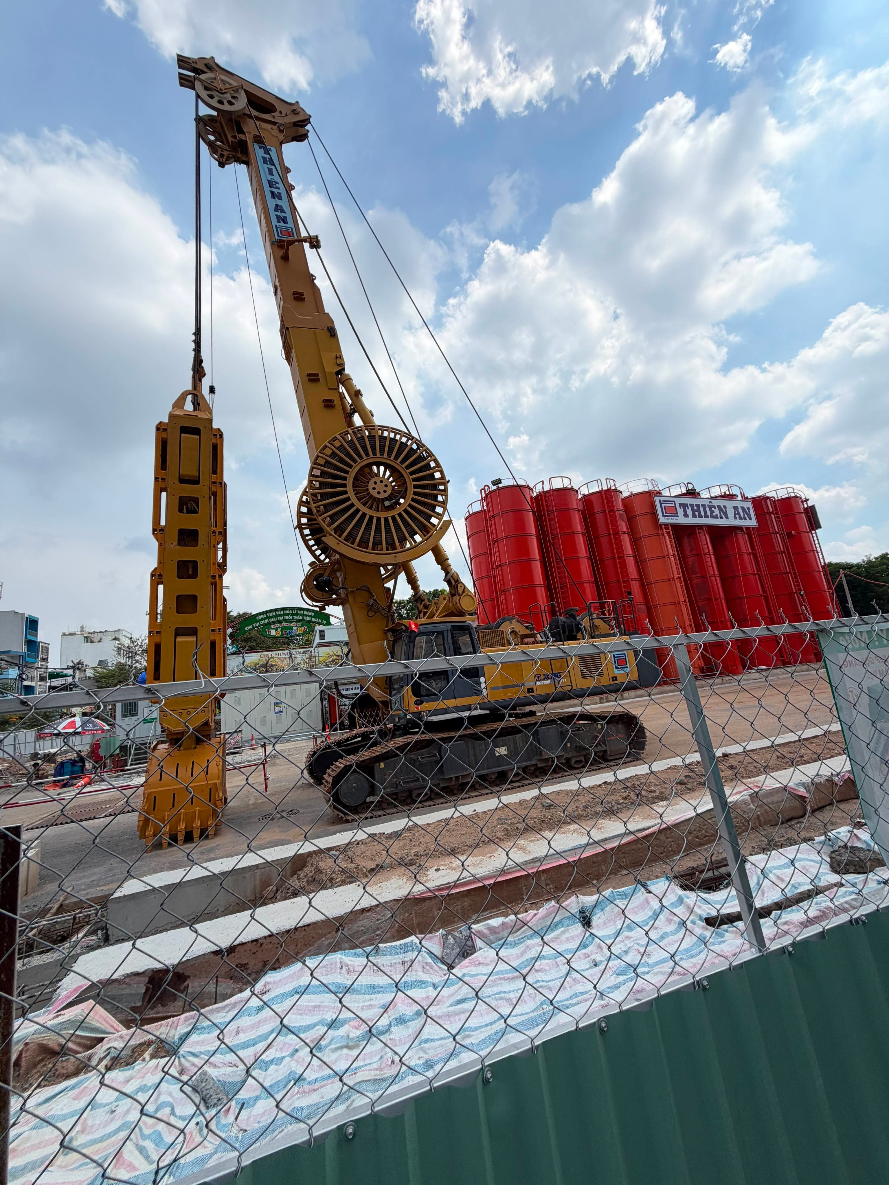 QUẬN 3 - CMT8 - 98M² (5,4x17) - HẺM NHỰA 12m KINH DOANH - NGAY GA METRO - 24,5T