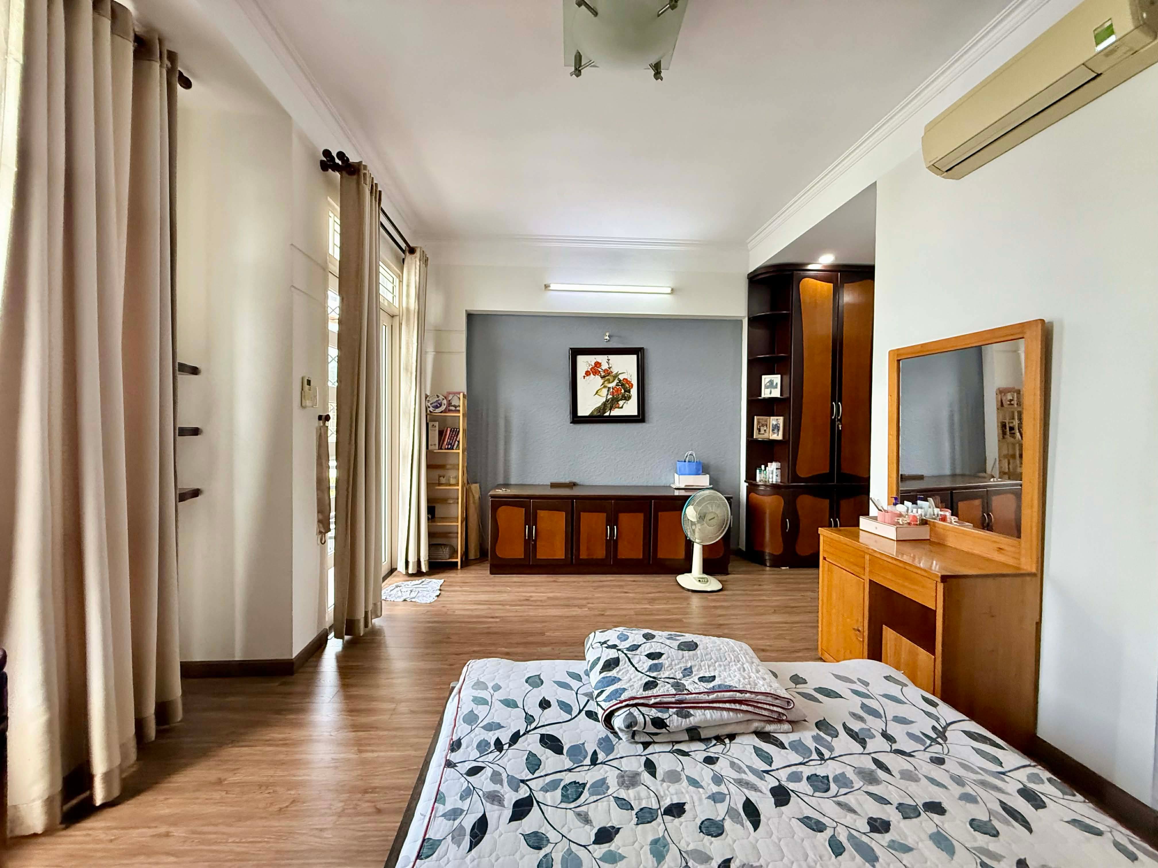 LÊ QUANG ĐỊNH - Ô TÔ NGỦ NHÀ - 5 TẦNG BTCT - 104m² (5.3×19) - 3 CĂN RA MẶT TIỀN - 14 TỶ 7