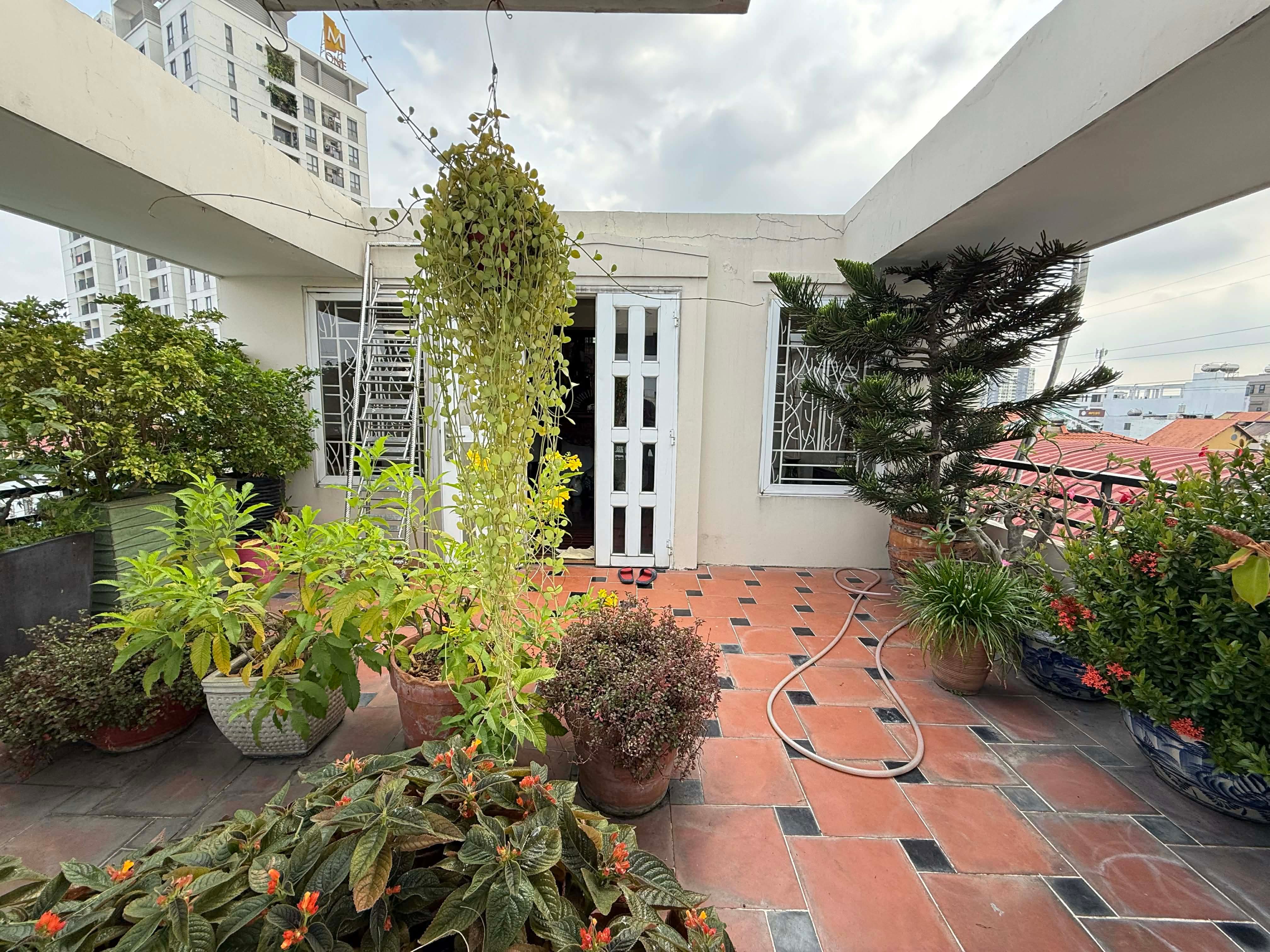 LÊ QUANG ĐỊNH - Ô TÔ NGỦ NHÀ - 5 TẦNG BTCT - 104m² (5.3×19) - 3 CĂN RA MẶT TIỀN - 14 TỶ