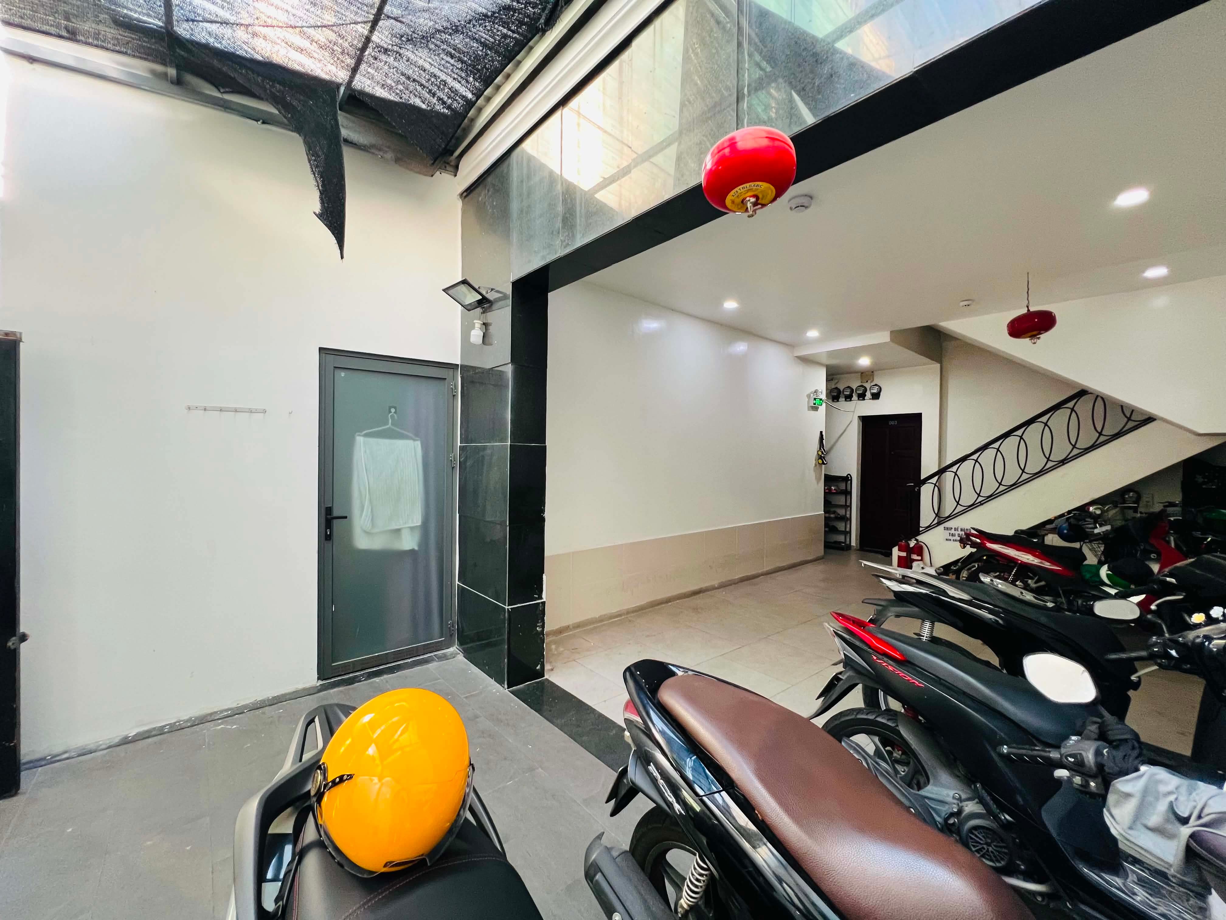 Căn hộ dịch vụ 138m2 Quận 3 • Ngang 10m • 13 phòng • Dòng tiền 90tr/tháng • 21 Tỷ 9