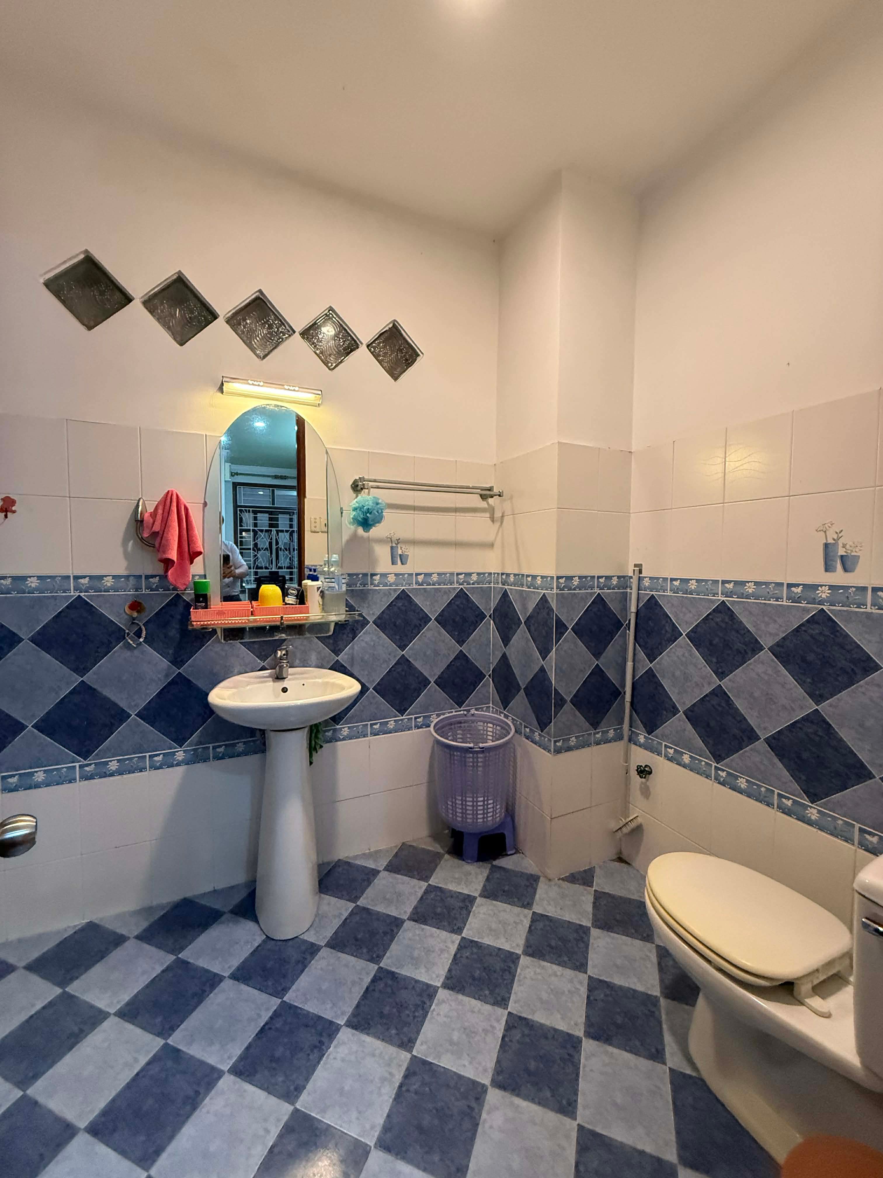 LÊ QUANG ĐỊNH - Ô TÔ NGỦ NHÀ - 5 TẦNG BTCT - 104m² (5.3×19) - 3 CĂN RA MẶT TIỀN - 14 TỶ 10