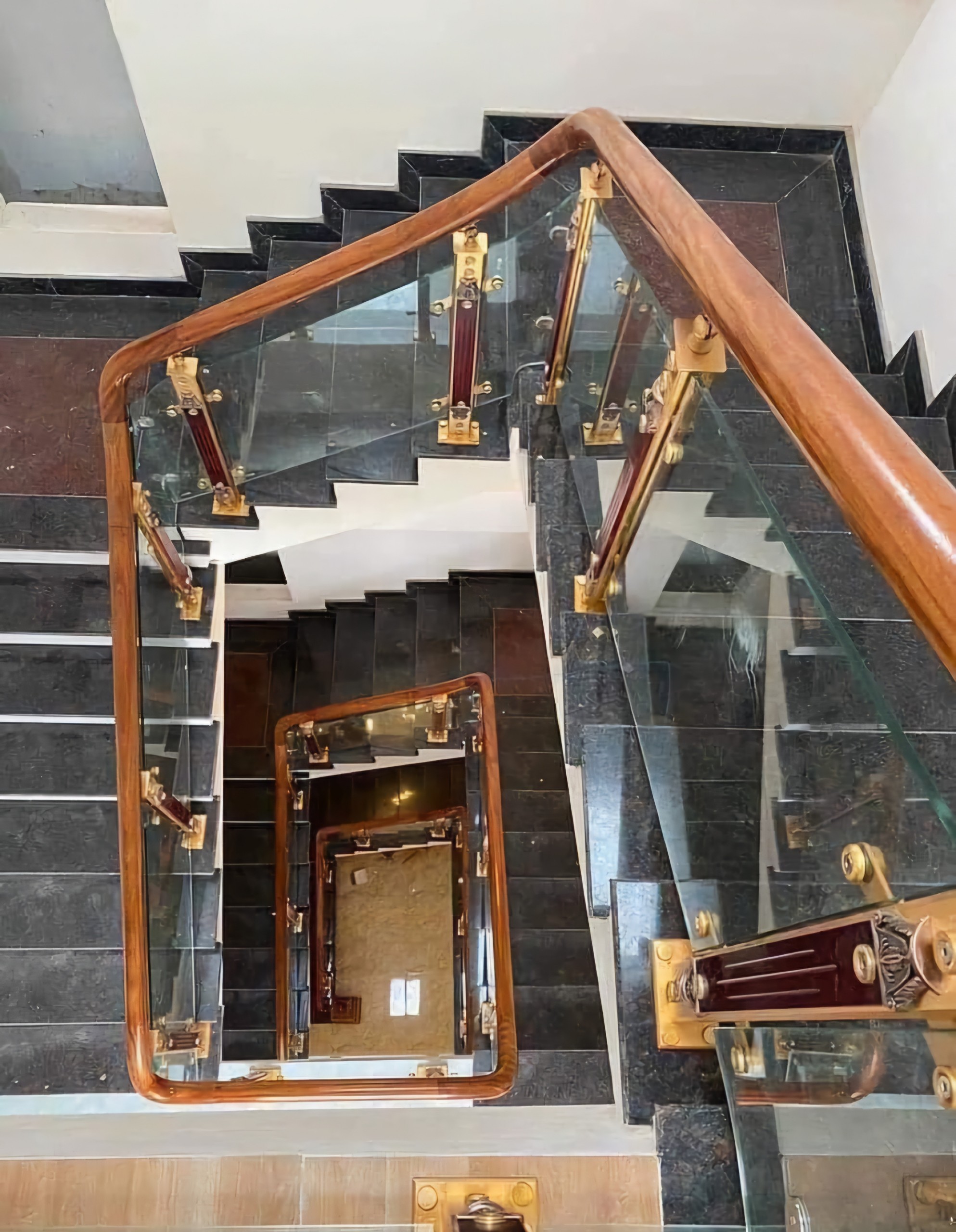 Tôi cho thuê nhà, 169m2_ 7T; Bạch Mai, Lạc Trung, Võ Thị Sáu -60 tr 2