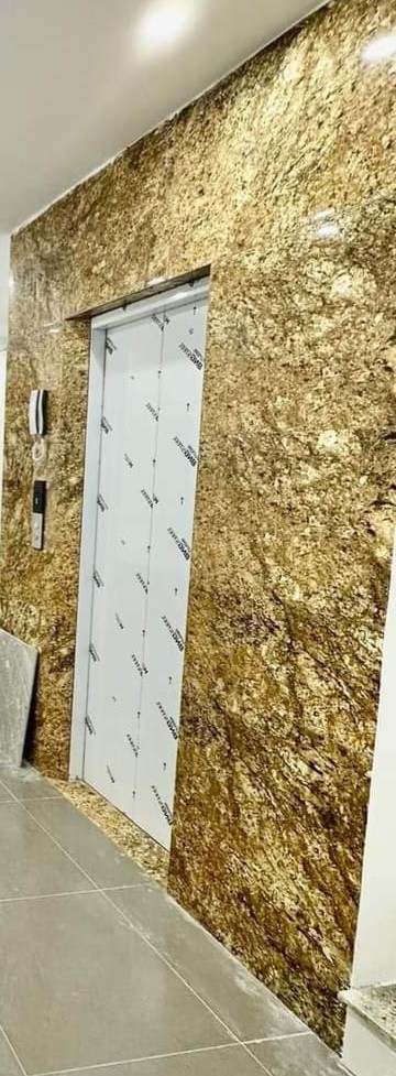 Cho thuê nhà, Chùa Láng, Nguyễn Chí Thanh, THANG MÁY, 327m2x 4T -61 tr 2
