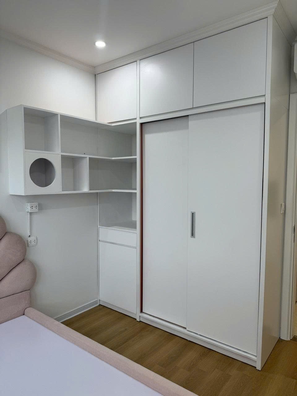 Bán căn 2PN-83m2 VIEW HỒ chung cư Vinhomes D'Capitale, giá 10.2 tỷ 5