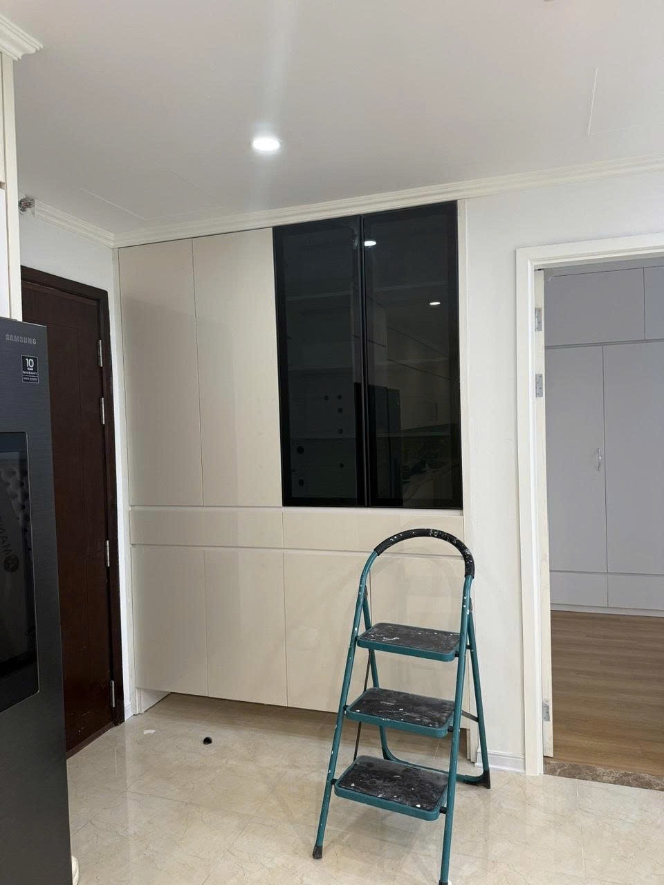 Bán căn 2PN-83m2 VIEW HỒ chung cư Vinhomes D'Capitale, giá 10.2 tỷ 6