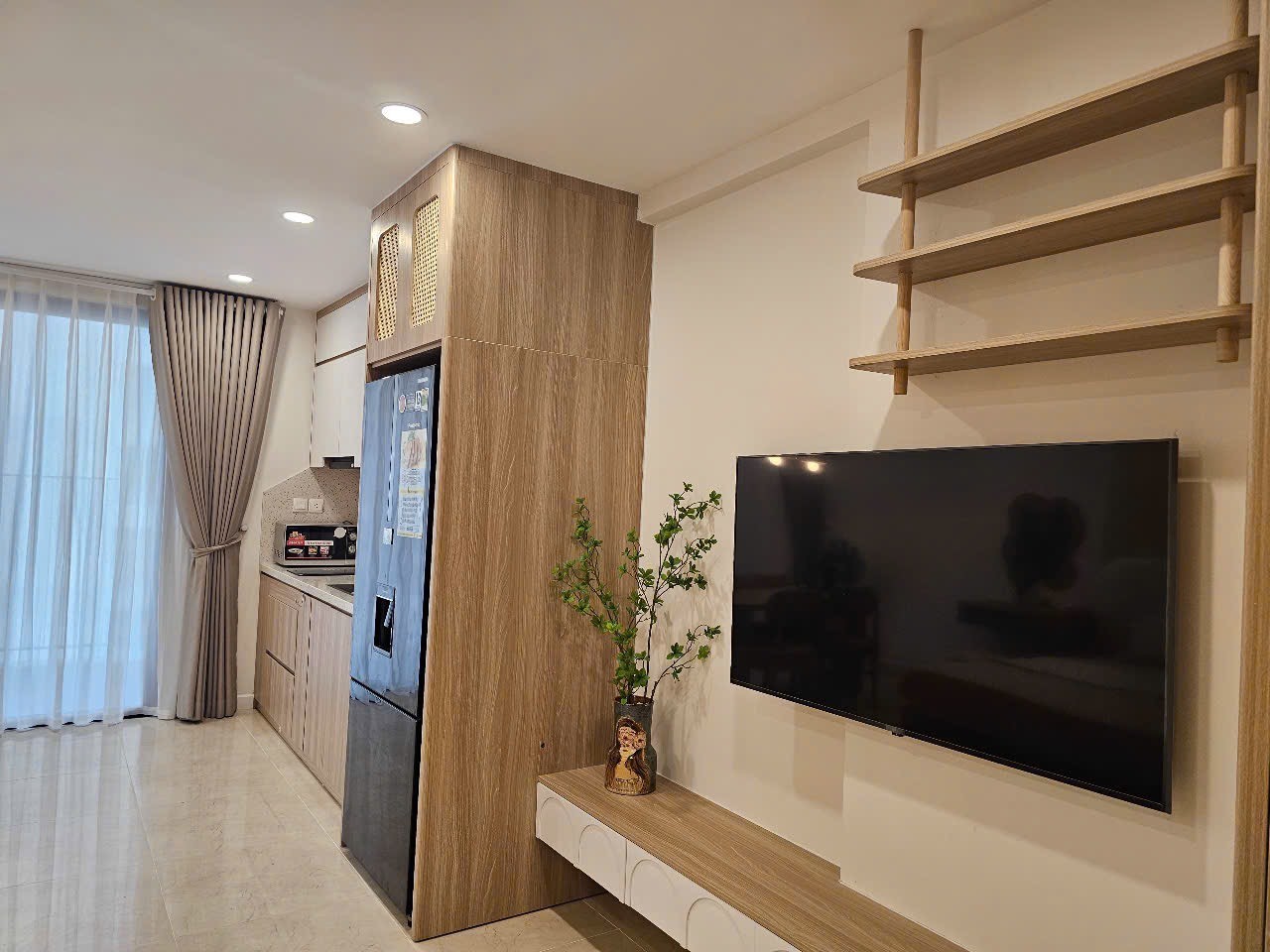 Bán căn hộ STUDIO view trực diện view hồ tại Vinhomes D'Capitale, giá 3.x tỷ 4