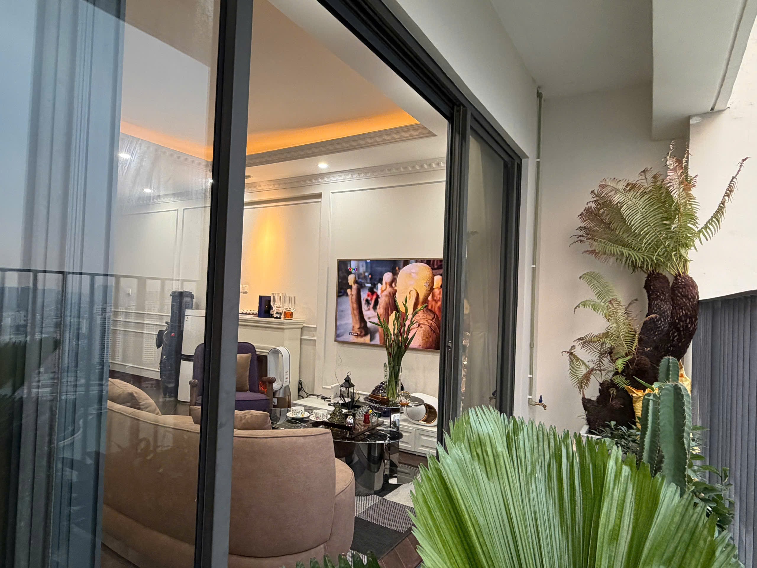 Cần bán căn hộ 3PN+2VS tại Vinhomes D'Capitale giá 10.x t.ỷ 4