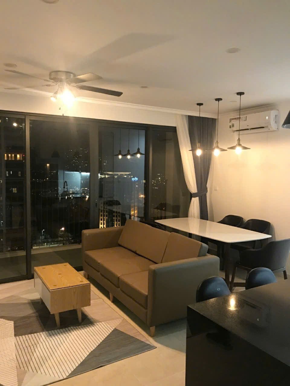 Bán căn 2PN rộng 81m² tại D'Capitale Trần Duy Hưng, view hồ, giá 10 tỷ 4