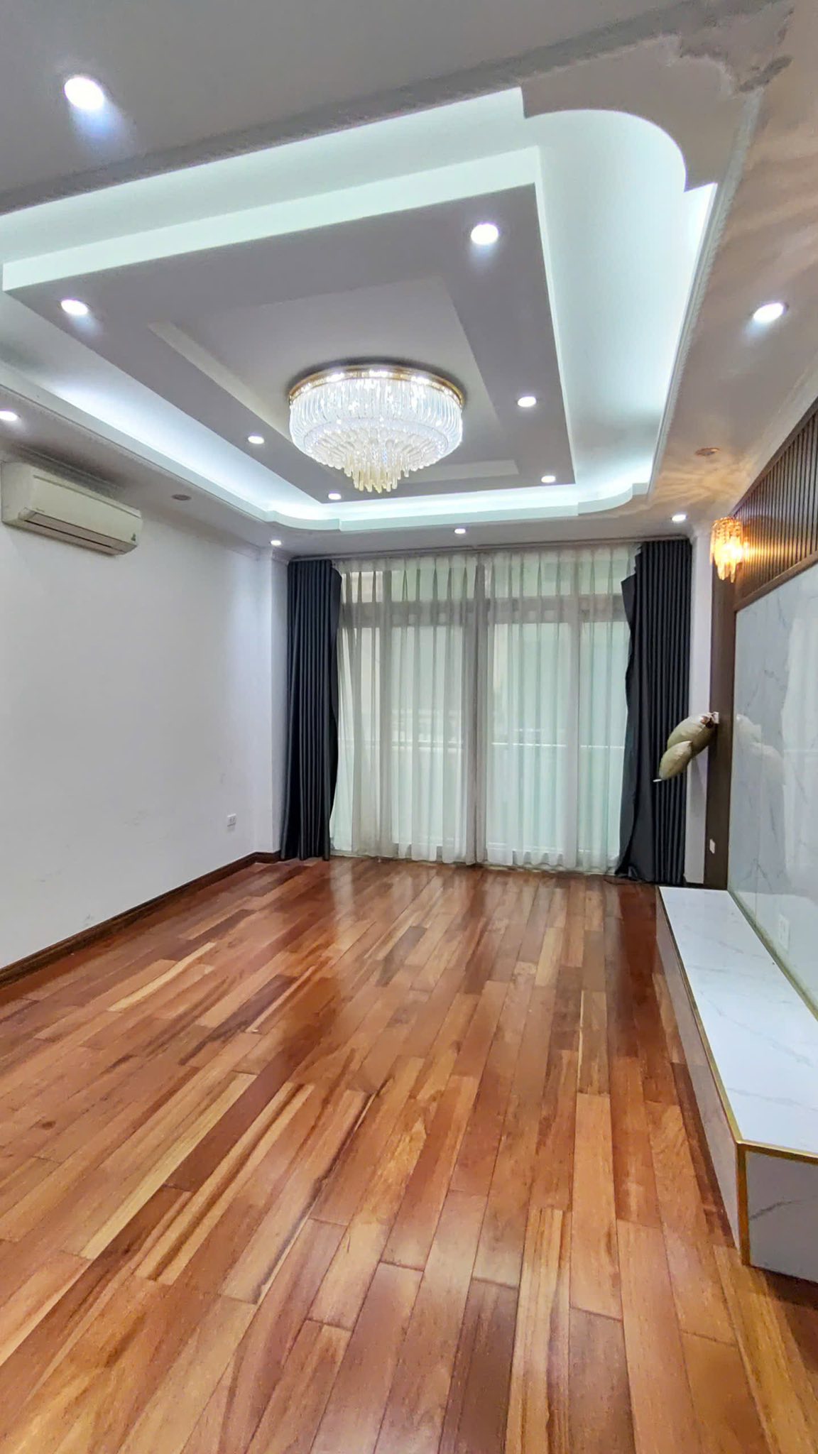 BÁN NHÀ MẶT PHỐ NHÂN HOÀ, VỈA HÈ, KINH DOANH ĐA DẠNG, DT65M 6 TẦNG GARA OTO, CHỈ 29.X TỶ 5