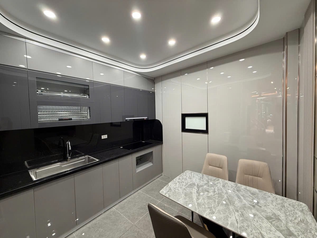 Bán CH dòng tiền Quan Nhân 38m2 - 5T - 8P, gần đường ô tô,Giá 11 tỷ 3