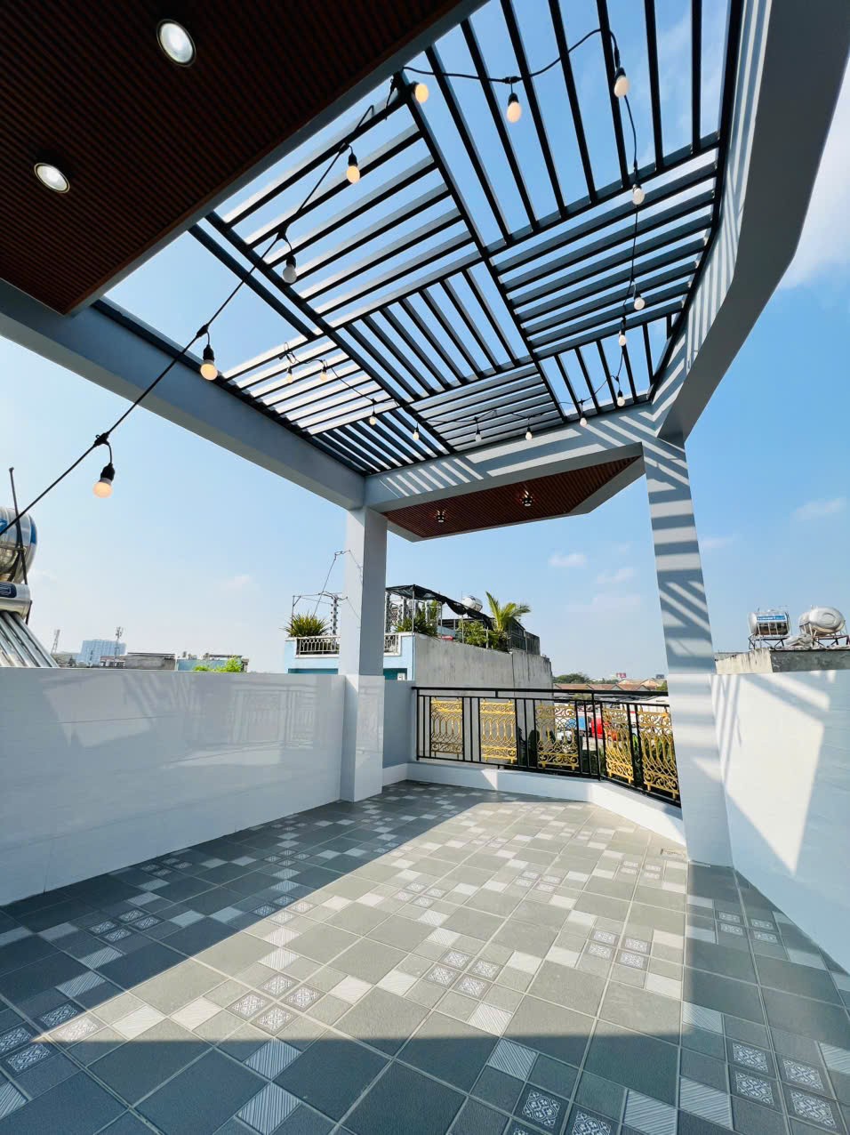 Nhà phố đẹp Tam Bình, Lô góc 2MT - 4 Tầng - Nhỉnh 5,5 tỷ – Đường 8m – Ôtô ngủ trước nhà 5