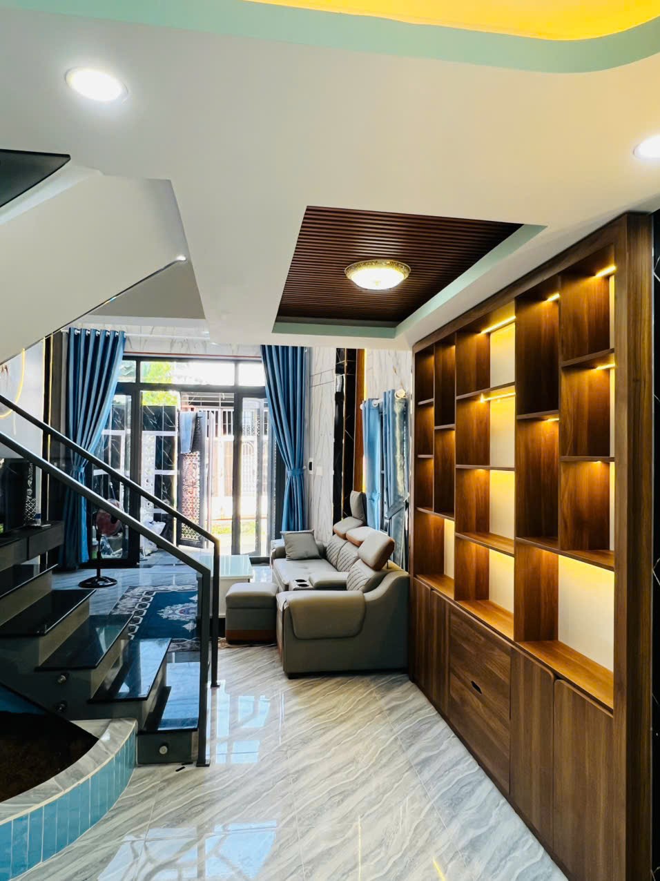 Nhà phố đẹp Tam Bình, Lô góc 2MT - 4 Tầng - Nhỉnh 5,5 tỷ – Đường 8m – Ôtô ngủ trước nhà 3