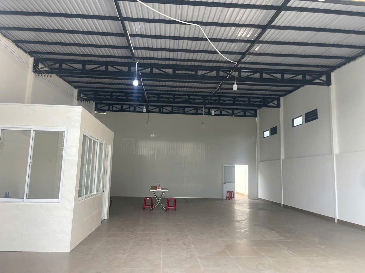 BÁN GẤP NHÀ XƯỞNG TÂN XUÂN – GIÁ CHỈ 17 TỶ - NGANG 10M – DỄ KINH DOANH 2