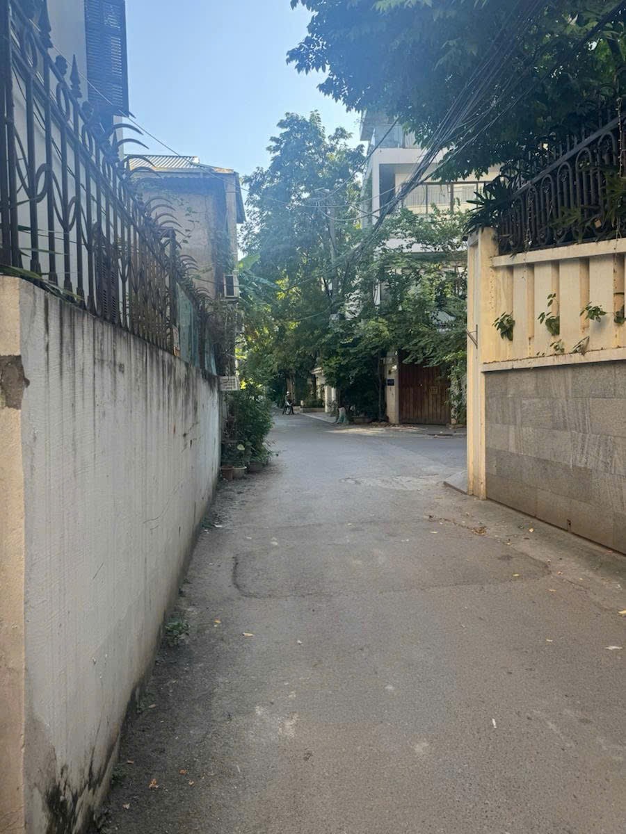 Bán nhà hàng hiếm ngõ 612  Đê La Thành - Ba Đình - HN.