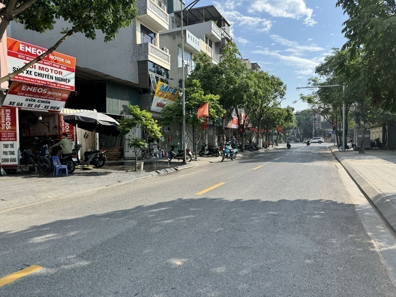 Bán 40m2 nhà C4 mặt Phố Thanh Am, Việt Hưng. Vị trí phù hợp mọi lĩnh vực kinh doanh