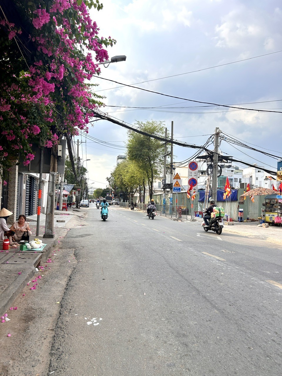 BÁN NHÀ 3 TẦNG VÀO Ở NGAY- NGAY HXH Đ.NGUYỄN KHOÁI- GIAO THƯƠNG TÔN THẤT THUYẾT VÀ BẾN VÂN ĐỒN- 2