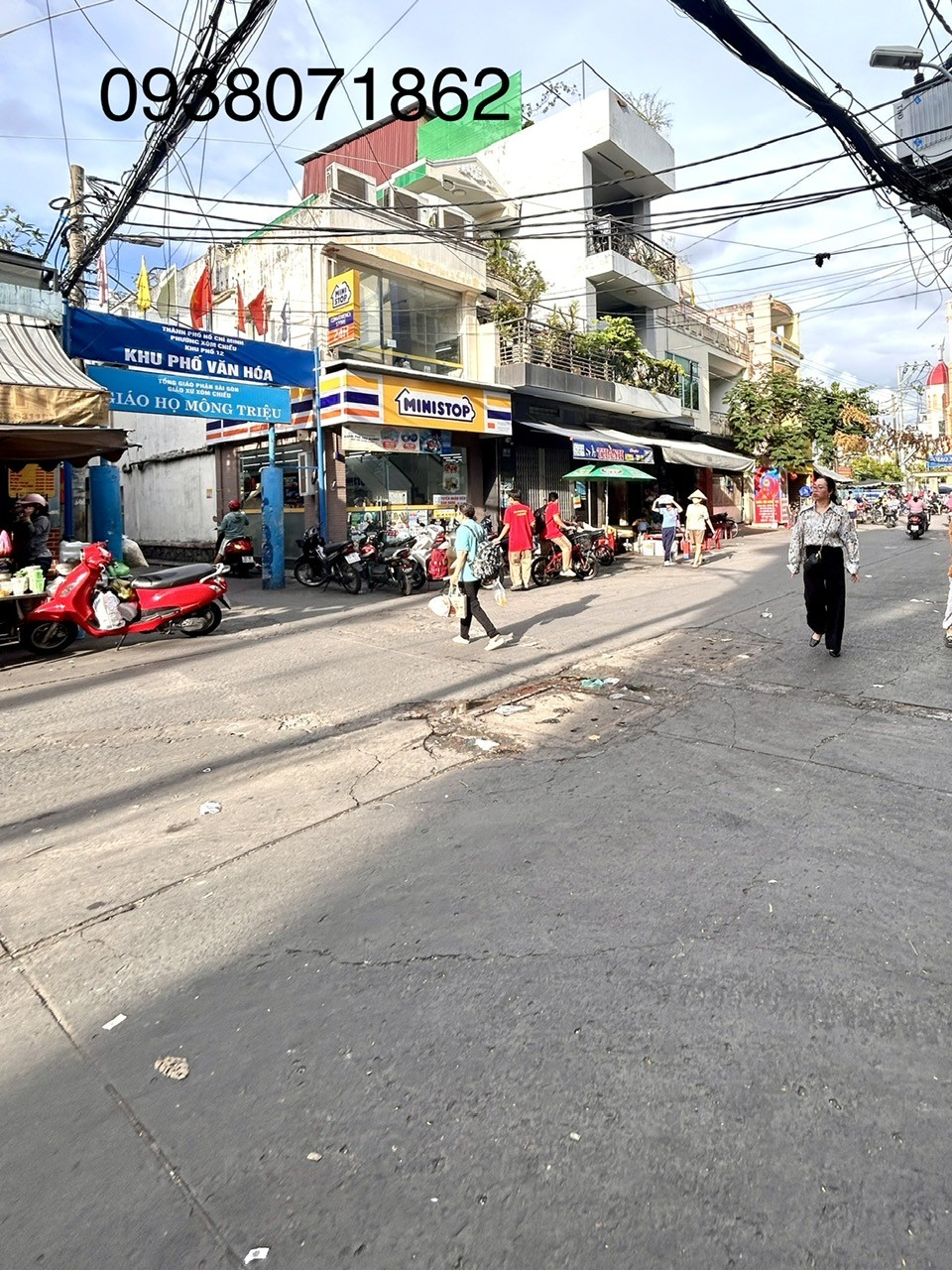 NHÀ ĐẸP VÀO Ở NGAY- Đ.XÓM CHIẾU XE HƠI ĐẬU CỬA- LƯU THÔNG TÔN THẤT THUYẾT- BẾN VĂN ĐỒN- TÔN ĐẢN- 3