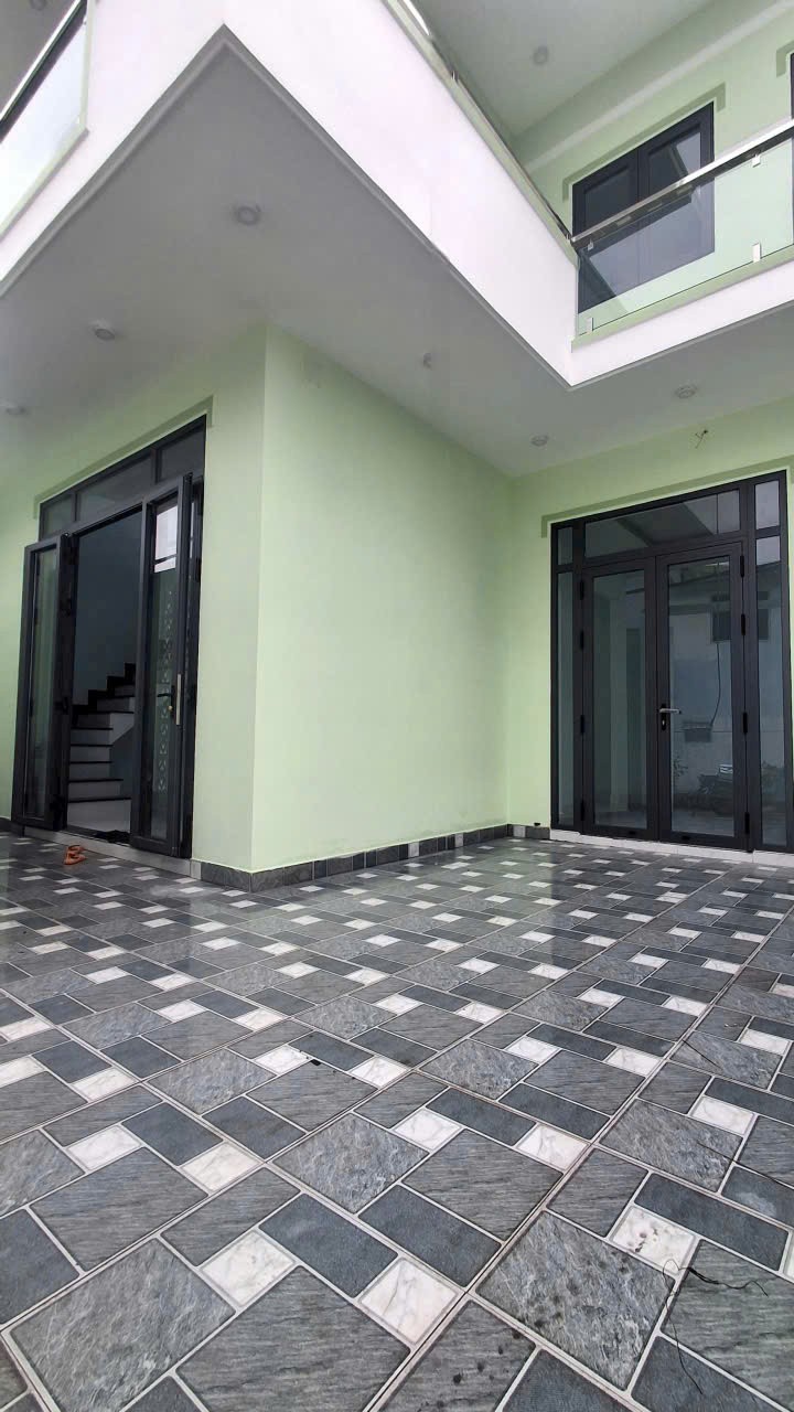 Bán nhà mới xây / đường Huỳnh Minh Mương, Tân Thạnh Đông dt 83m2 1 lầu 3pn,2wc giá 3,1 tỷ 6