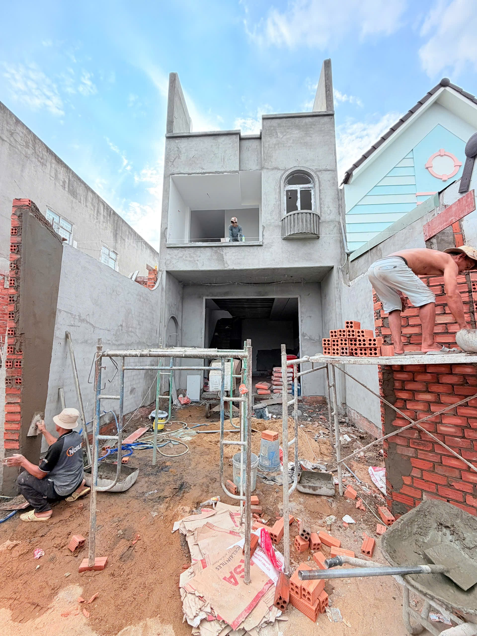 Bán nhà 1 trệt 1 lầu cách Nguyễn Ái Quốc 300m đầu đường Phúc Long 6