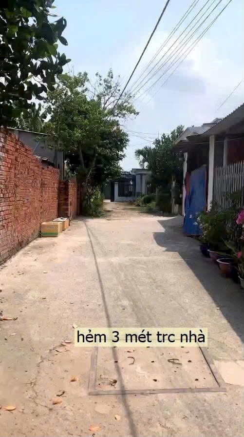 Bán nhà đúc lửng hoàn công đường beton oto xã Tân Thạnh Đông dt 104m2 full thổ 2pn,2wc giá 2,55 tỷ 2