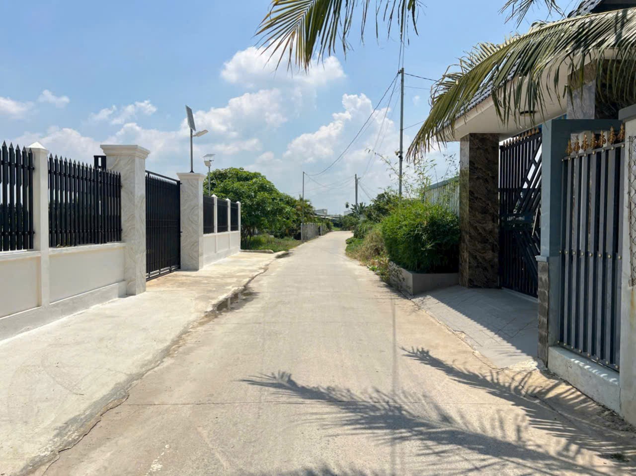 Bán đất đẹp đường beton 5m xã Đức Hòa Đông dt 261m2 full thổ giá 2,05 tỷ
