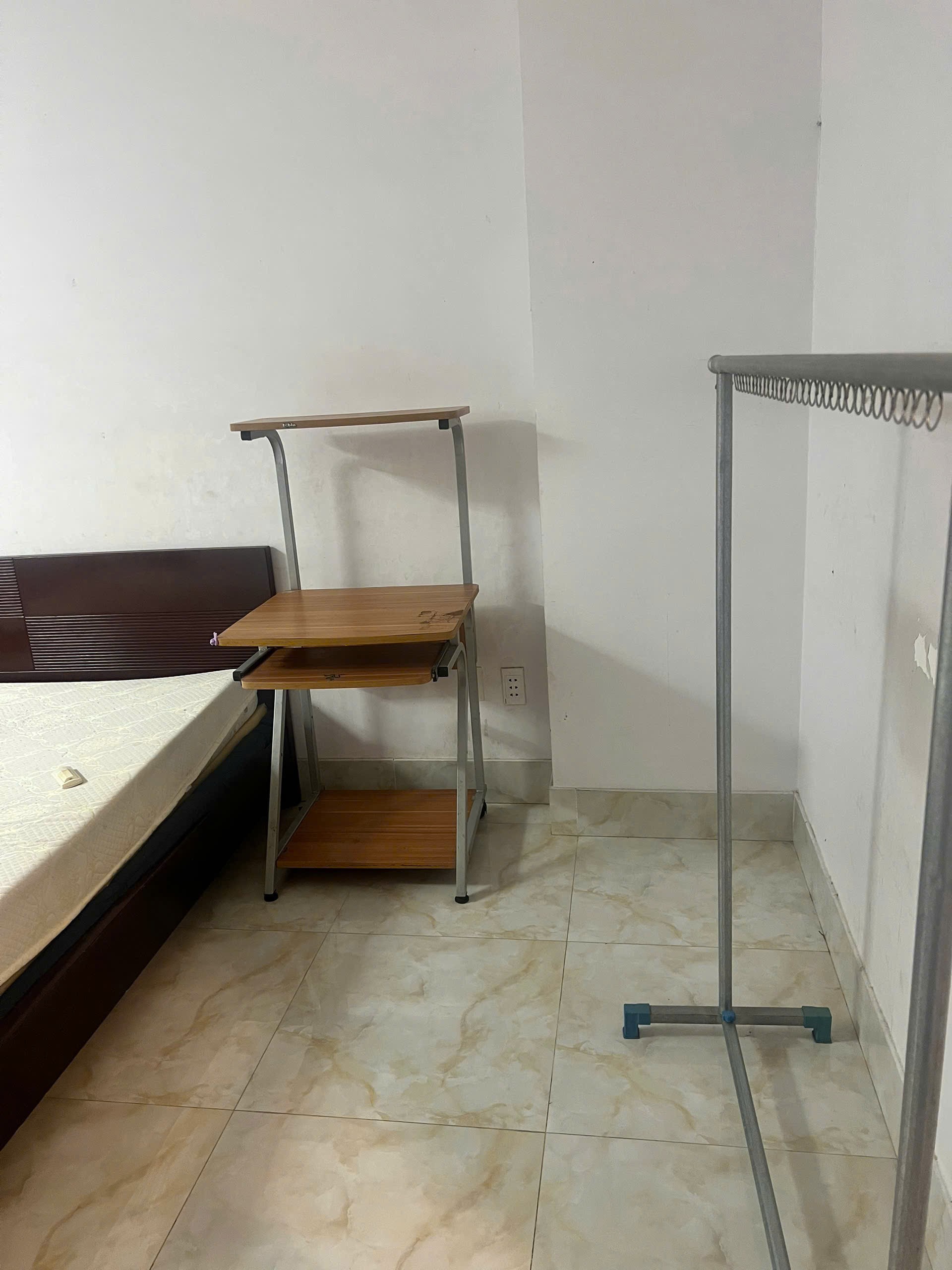 Bán nhà mặt tiền Hoàng Sa ,p11,q3 góc 3mt, vị trí kinh doanh đắc địa 1 lửng, 2 lầu,2pn,4wc giá 7,5 9