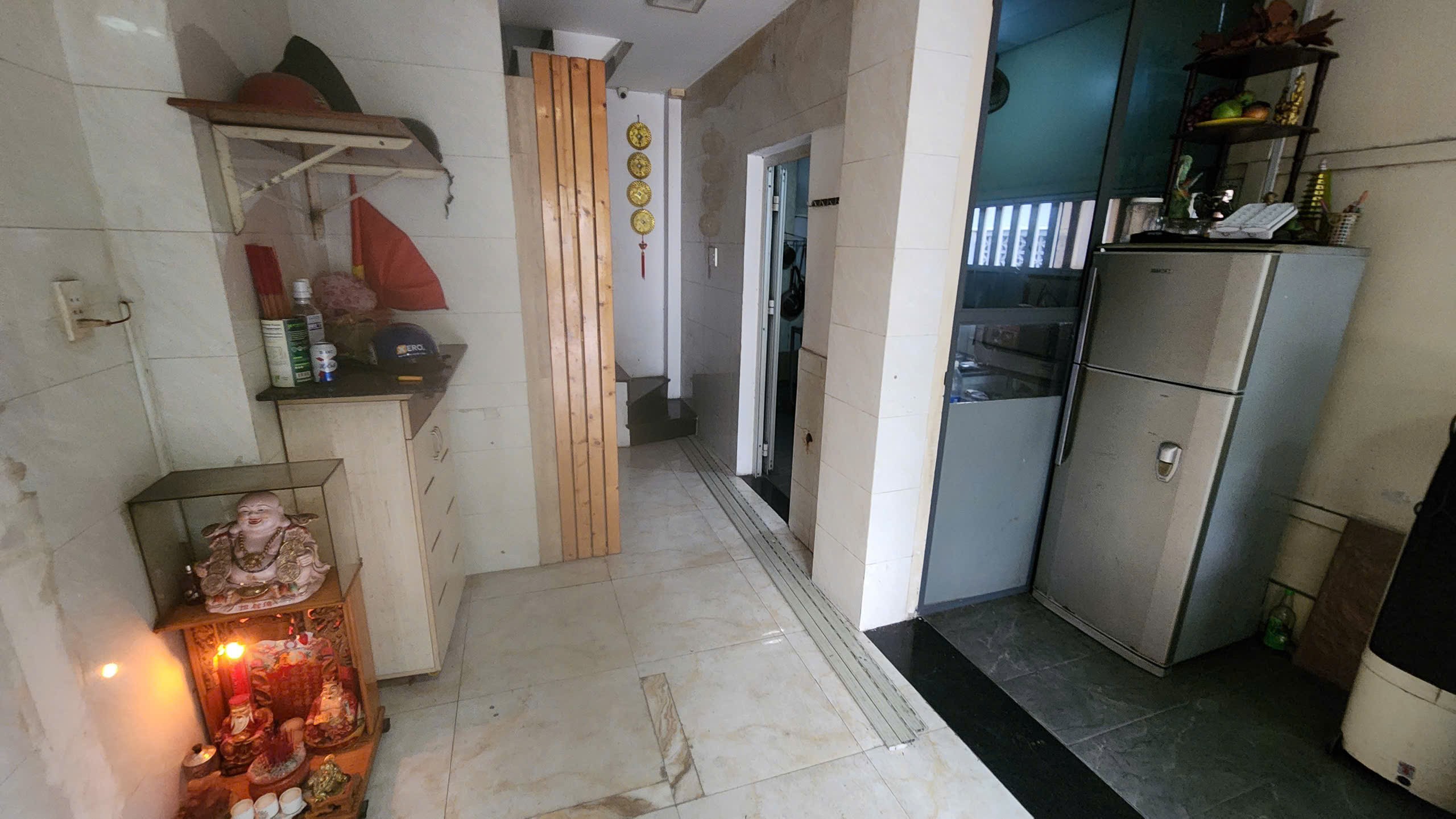 Bán nhà mặt tiền Hoàng Sa ,p11,q3 góc 3mt, vị trí kinh doanh đắc địa 1 lửng, 2 lầu,2pn,4wc giá 7,5 10
